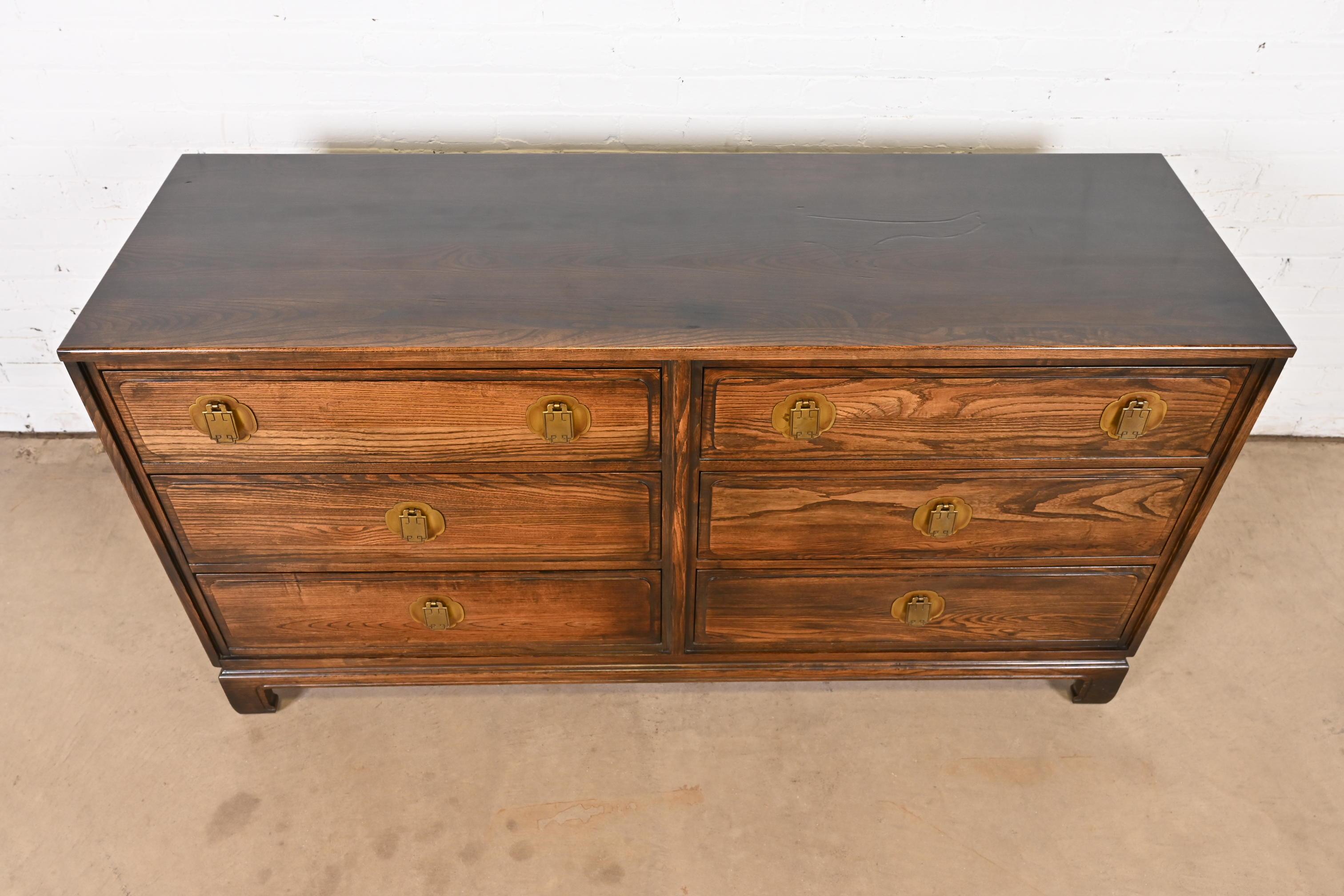 Davis Cabinet Company Mid-Century Hollywood Regency Chinoiserie Oak Dresser  8