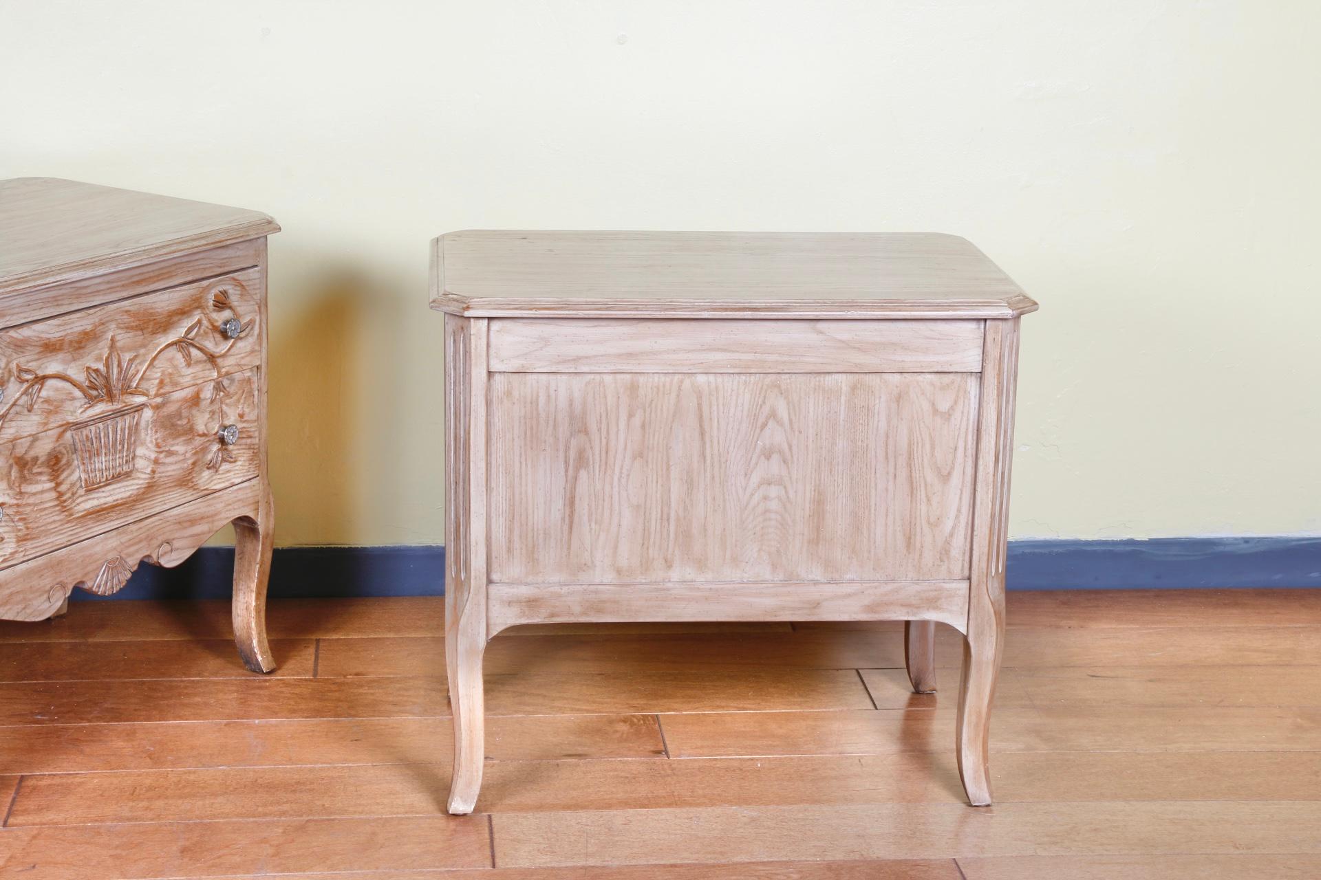 Wood Davis Cabinet Company Pair of Nightstands For Sale