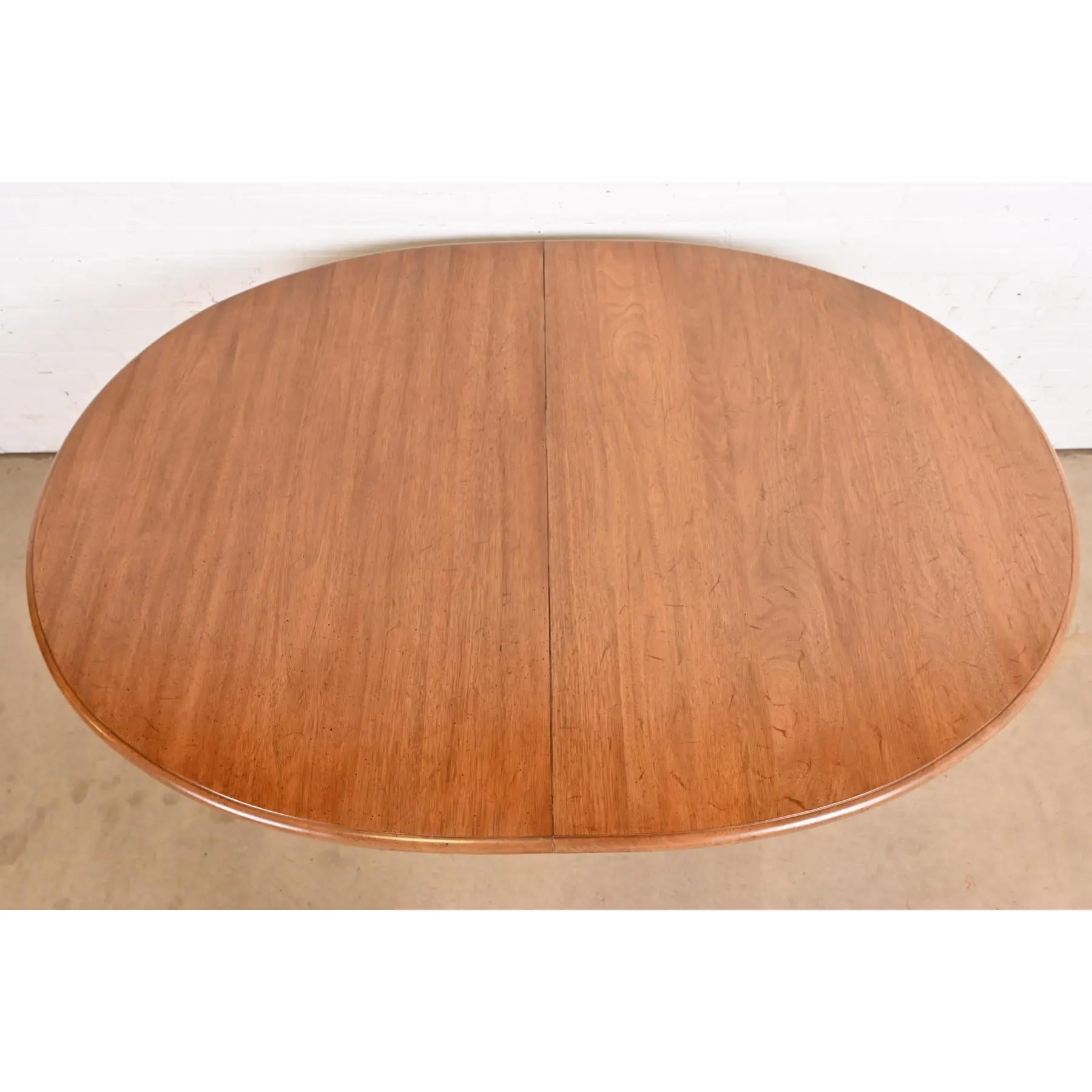 Davis Cabinet Company Queen Anne Solid Cherry Wood Extension Dining Table, 1960s 5