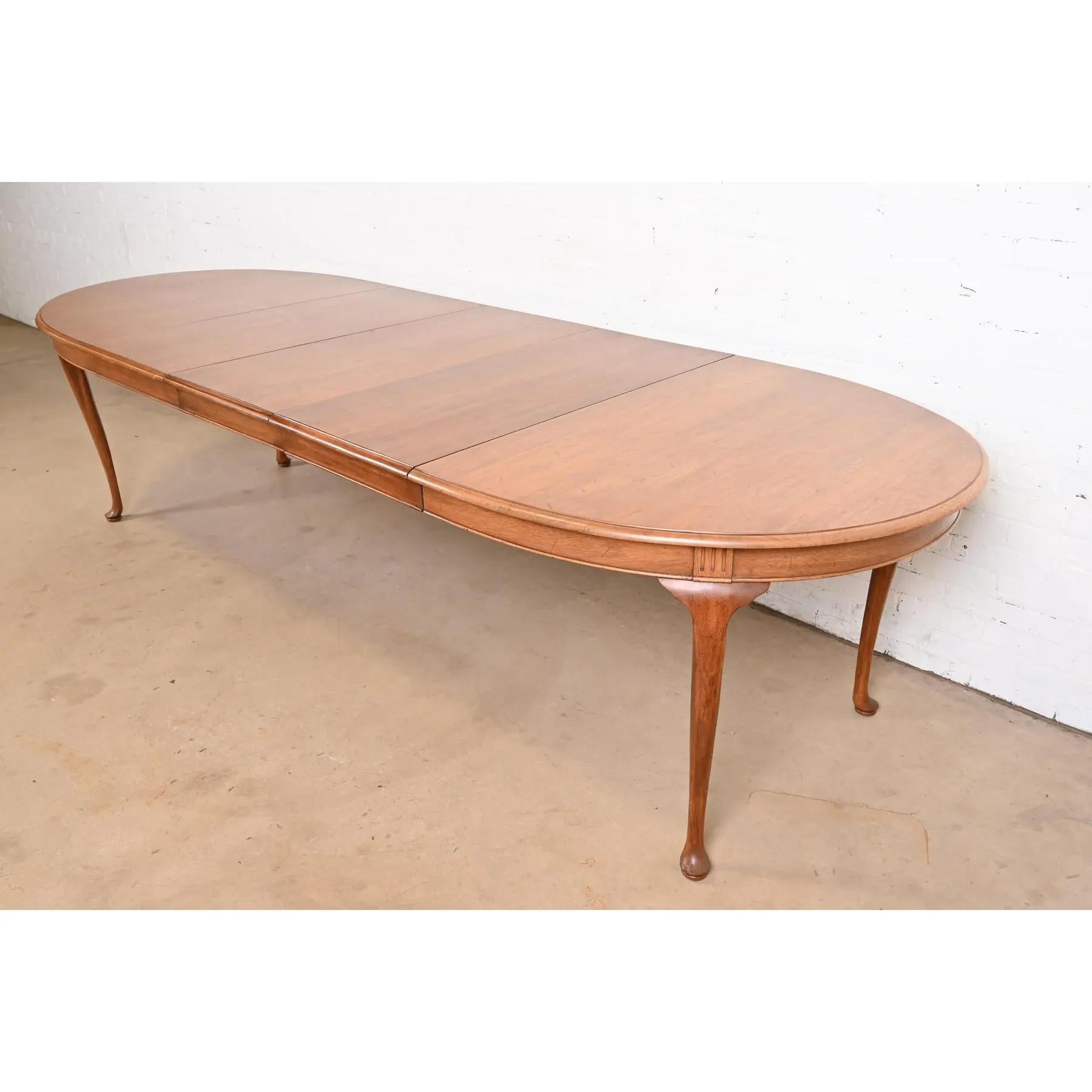 Mid-20th Century Davis Cabinet Company Queen Anne Solid Cherry Wood Extension Dining Table, 1960s