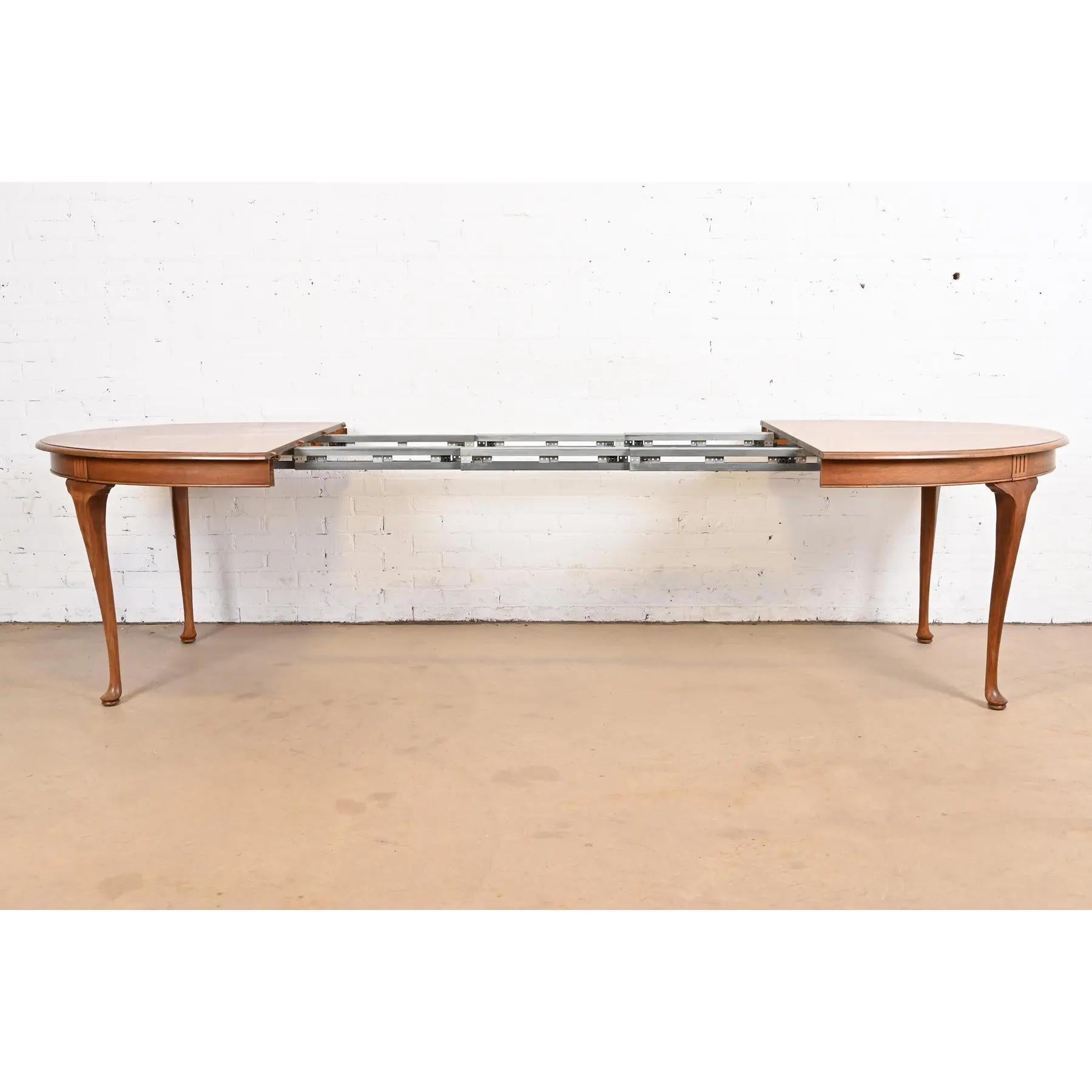 Davis Cabinet Company Queen Anne Solid Cherry Wood Extension Dining Table, 1960s 1