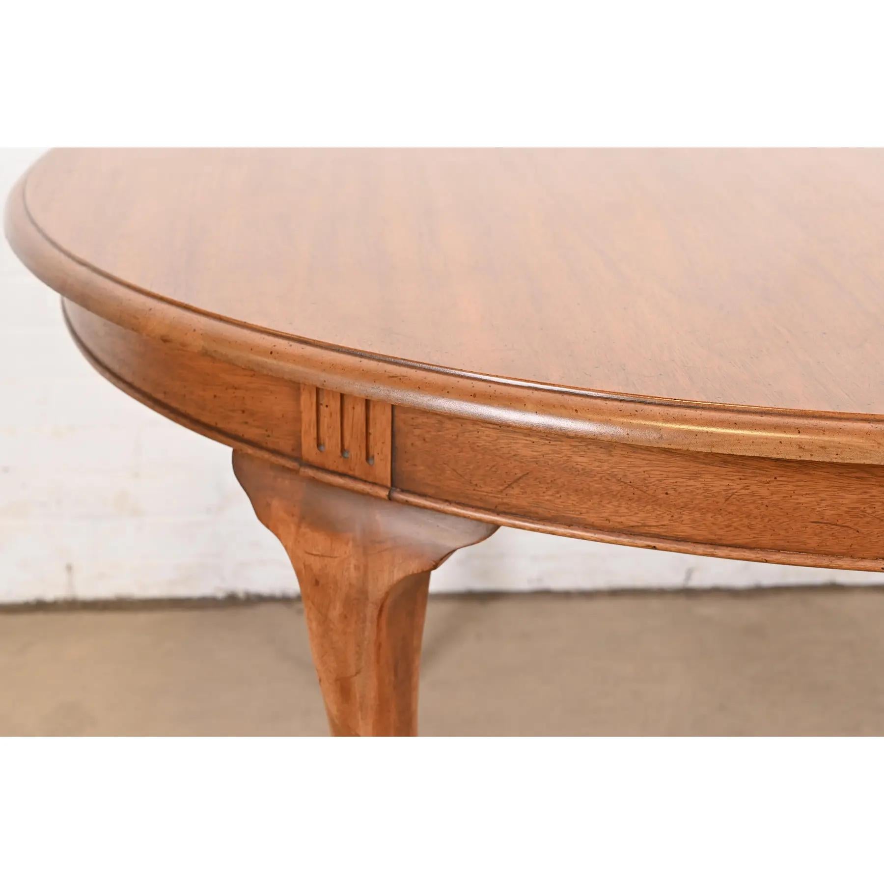 Davis Cabinet Company Queen Anne Solid Cherry Wood Extension Dining Table, 1960s 4