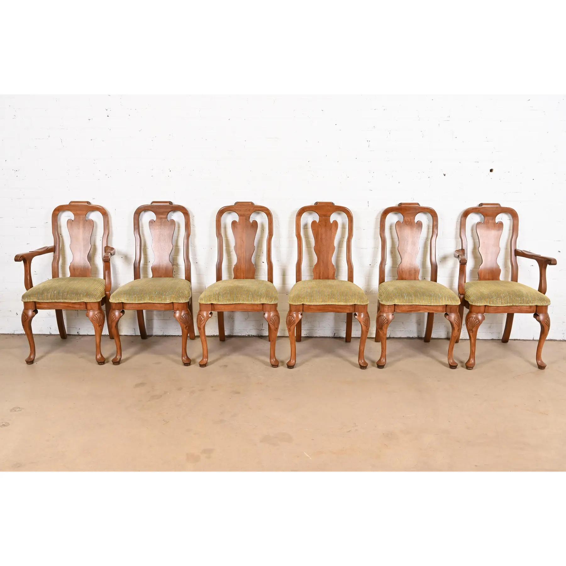 Davis Cabinet Company Queen Anne Esszimmerstühle aus massivem Nussbaumholz, Sechser-Set (amerikanisch) im Angebot