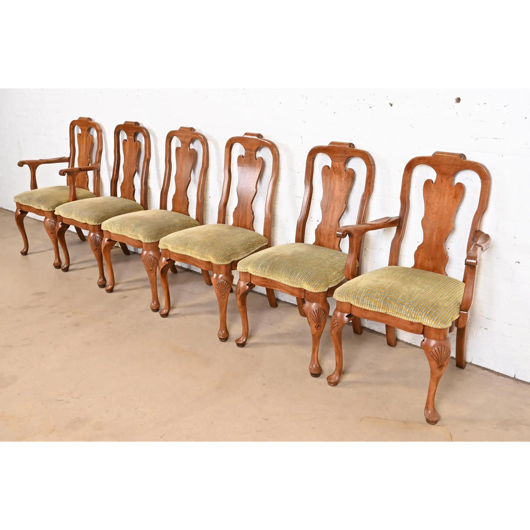 Davis Cabinet Company Queen Anne Esszimmerstühle aus massivem Nussbaumholz, Sechser-Set (Mitte des 20. Jahrhunderts) im Angebot