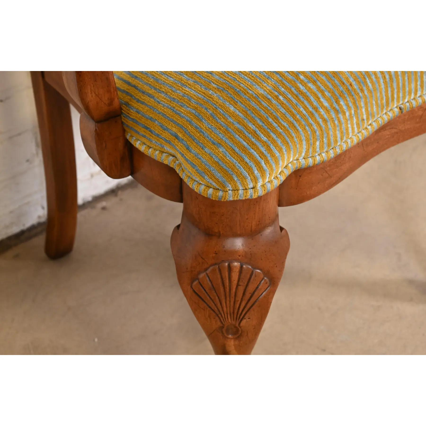 Davis Cabinet Company Queen Anne Esszimmerstühle aus massivem Nussbaumholz, Sechser-Set im Angebot 3