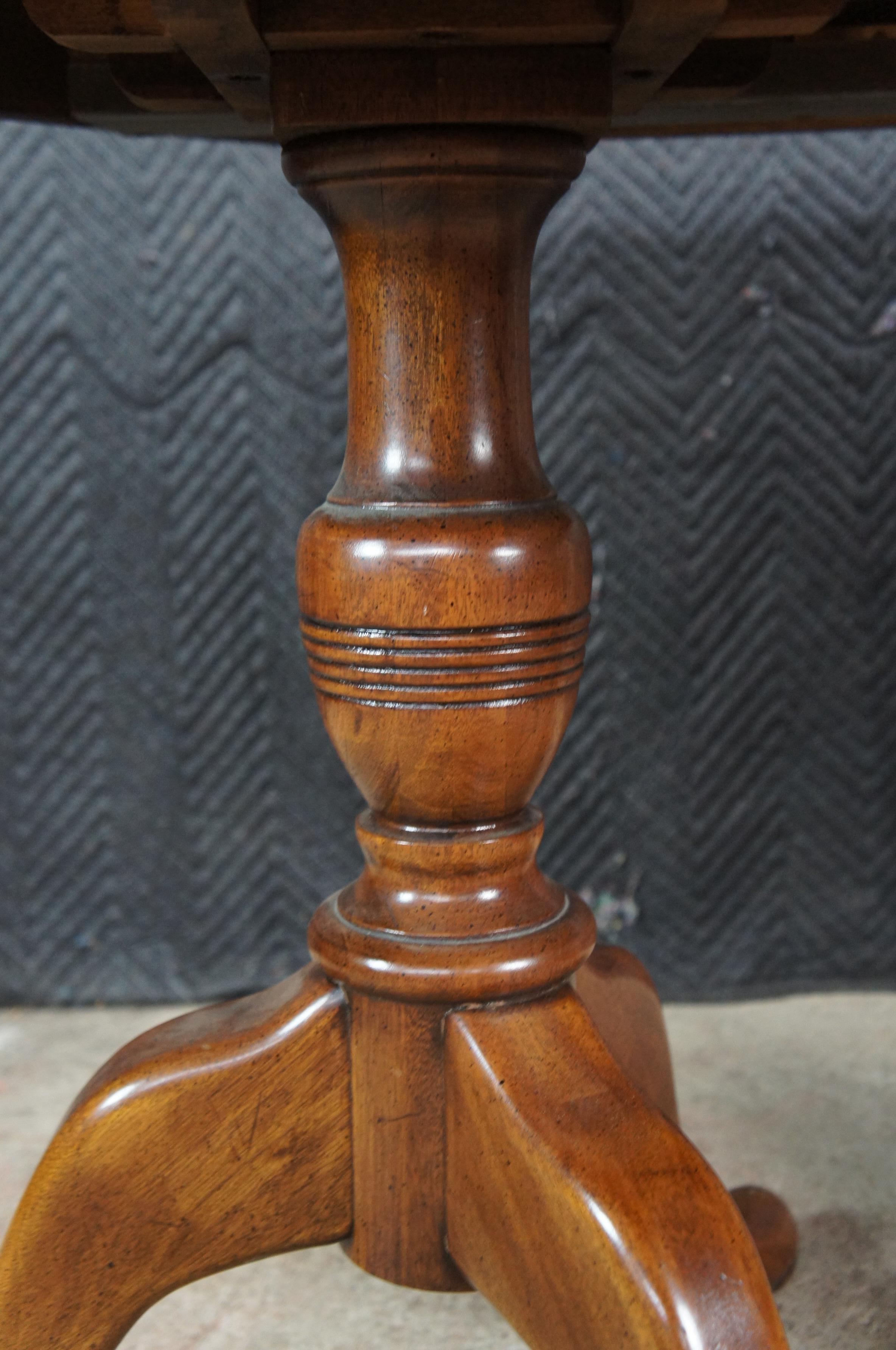 Tavolo da pranzo a doppio piedistallo Davis Cabinet Cumberland Valley Queen Anne Walnut in vendita 4