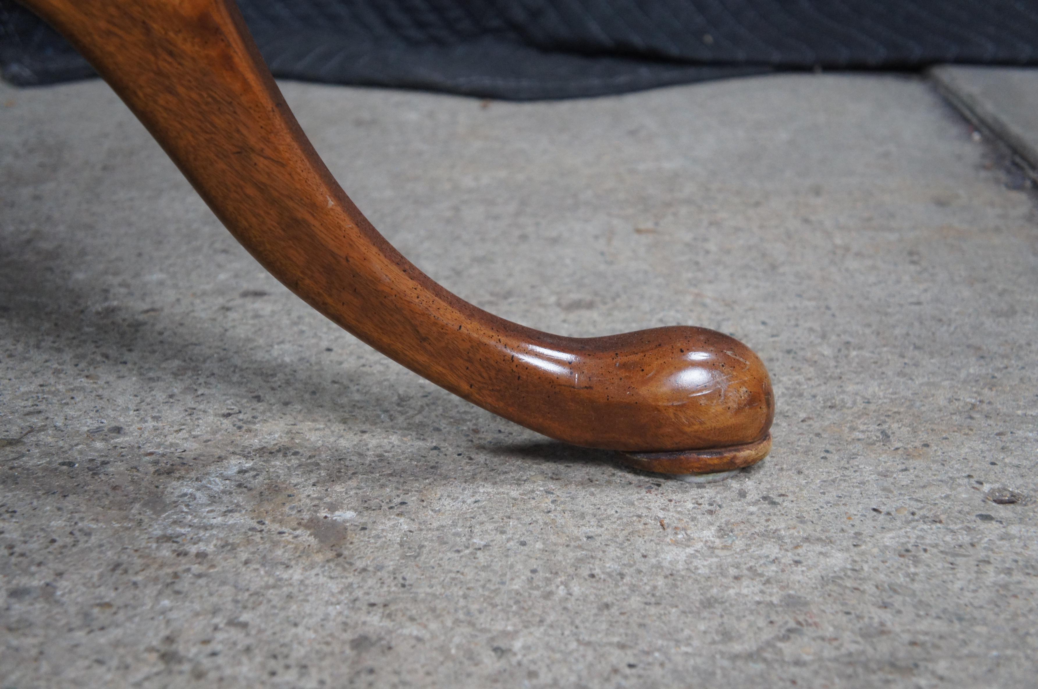 XX secolo Tavolo da pranzo a doppio piedistallo Davis Cabinet Cumberland Valley Queen Anne Walnut in vendita
