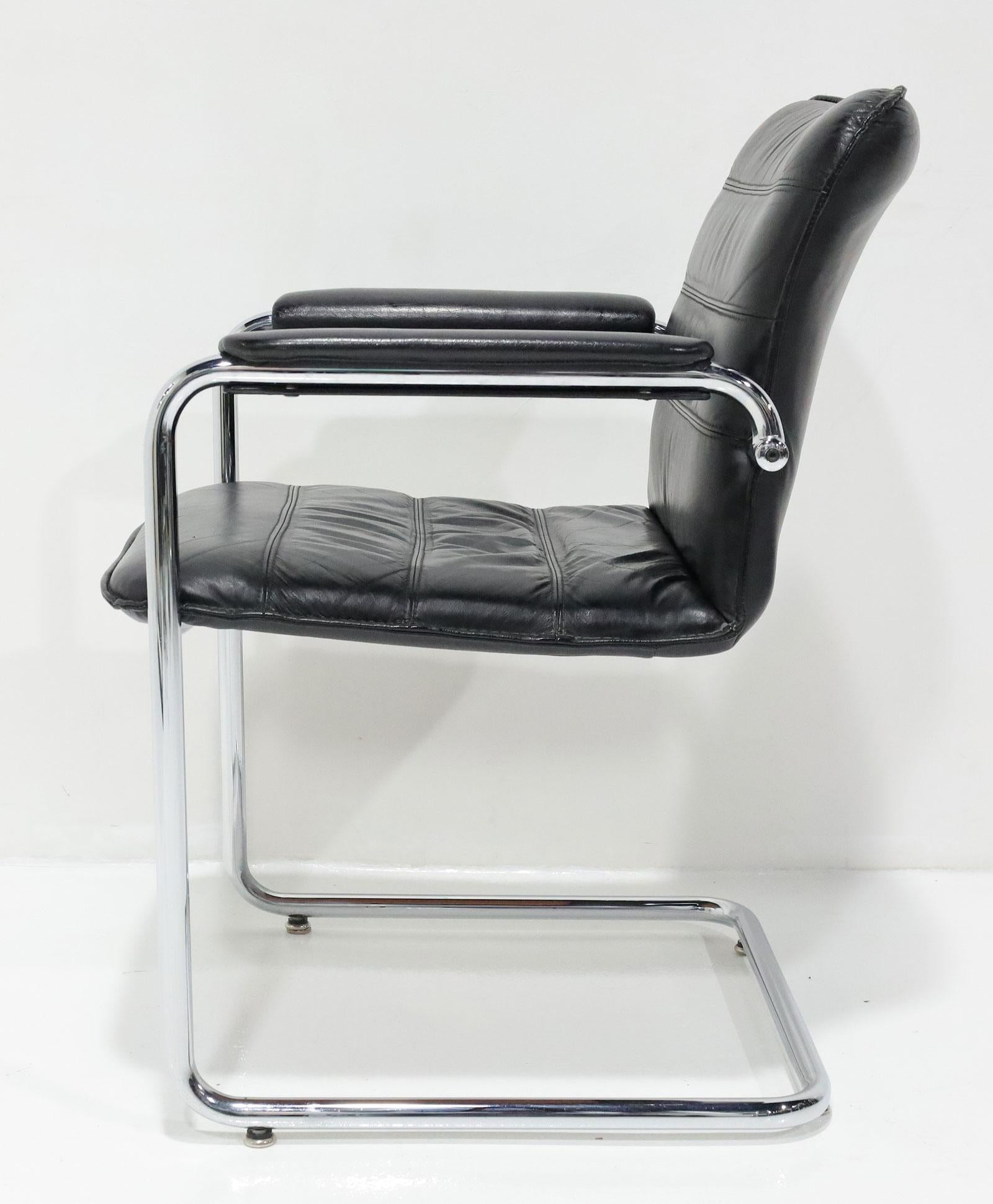 20th Century Davis Furniture Black Leather and Chrome Dining Chairs For Sale