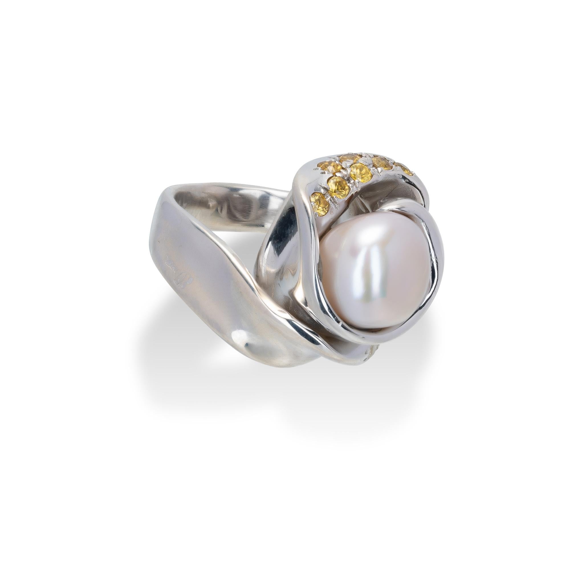 Brilliant Cut Fresh water Pearl and Sapphires Ring from d'Avossa Rêves d'Argent  Collection For Sale