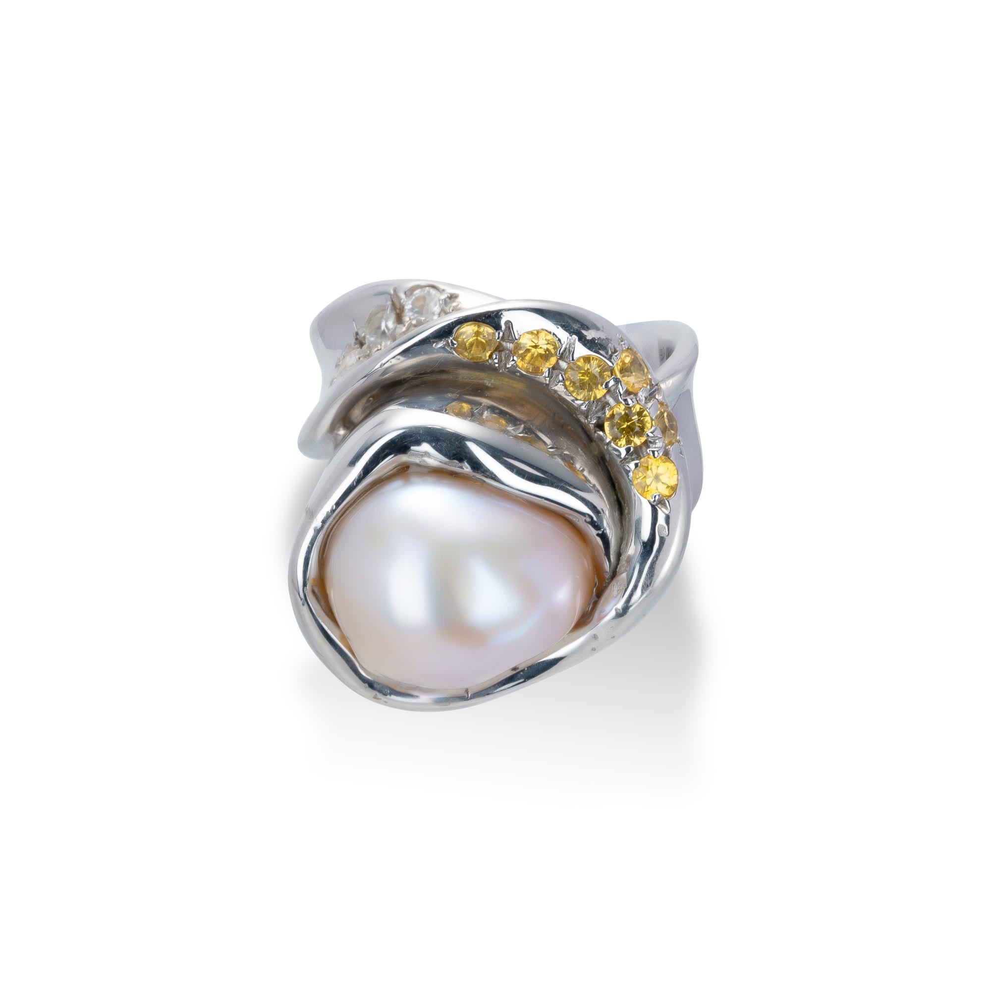 Fresh water Pearl and Sapphires Ring from d'Avossa Rêves d'Argent  Collection For Sale 2