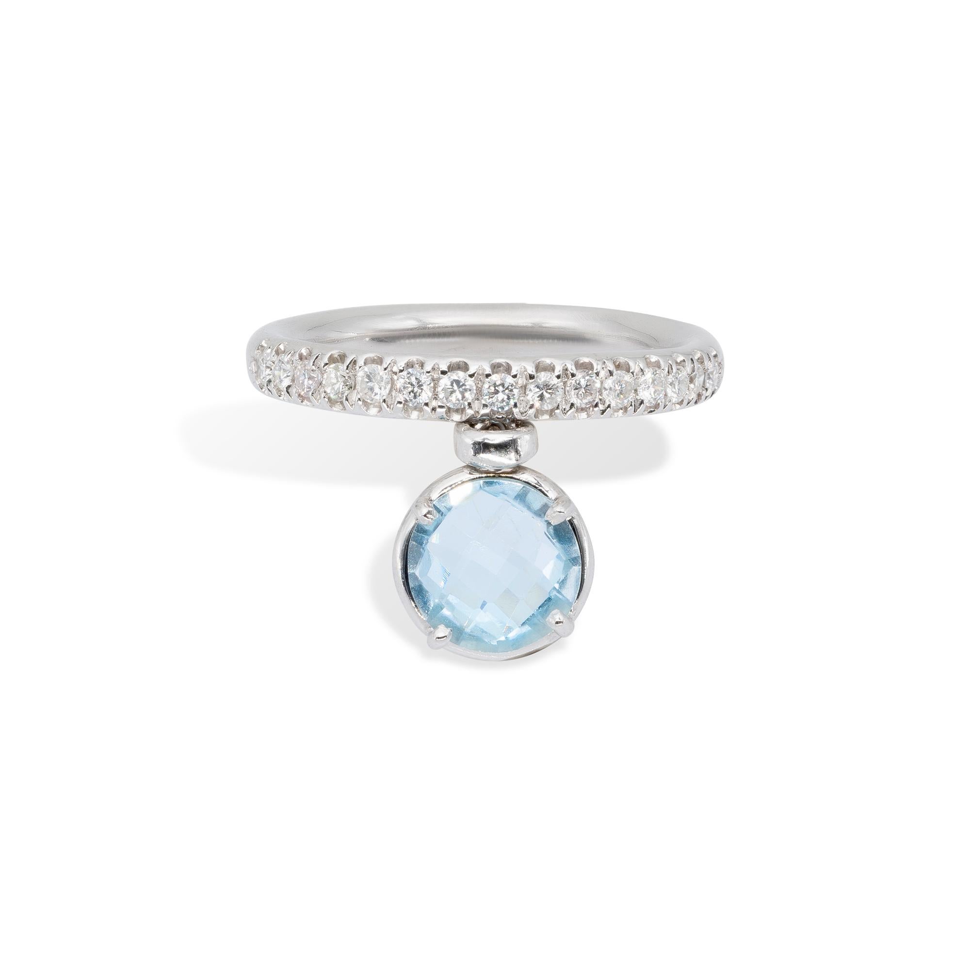 d'Avossa Ring in white 18 kt gold with a pendant round-briolé cut Blue Topaz 1,97 cts and white diamonds G color, VVS1 clarity 0,27 cts.


Ref. Number ATO741

