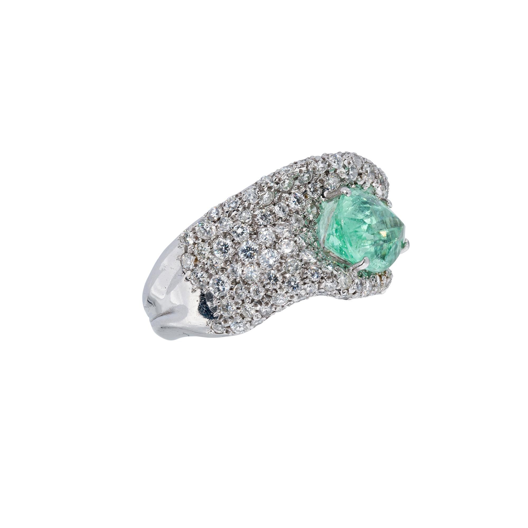 d'Avossa Ring mit zentralem grünem Paraiba-Turmalin und weißem Pavé-Diamanten im Zustand „Neu“ im Angebot in Roma, IT