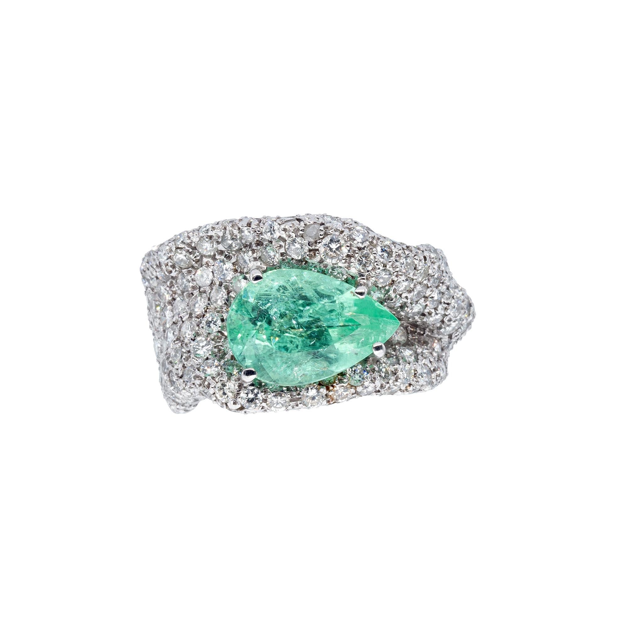 d'Avossa Ring mit zentralem grünem Paraiba-Turmalin und weißem Pavé-Diamanten Damen im Angebot