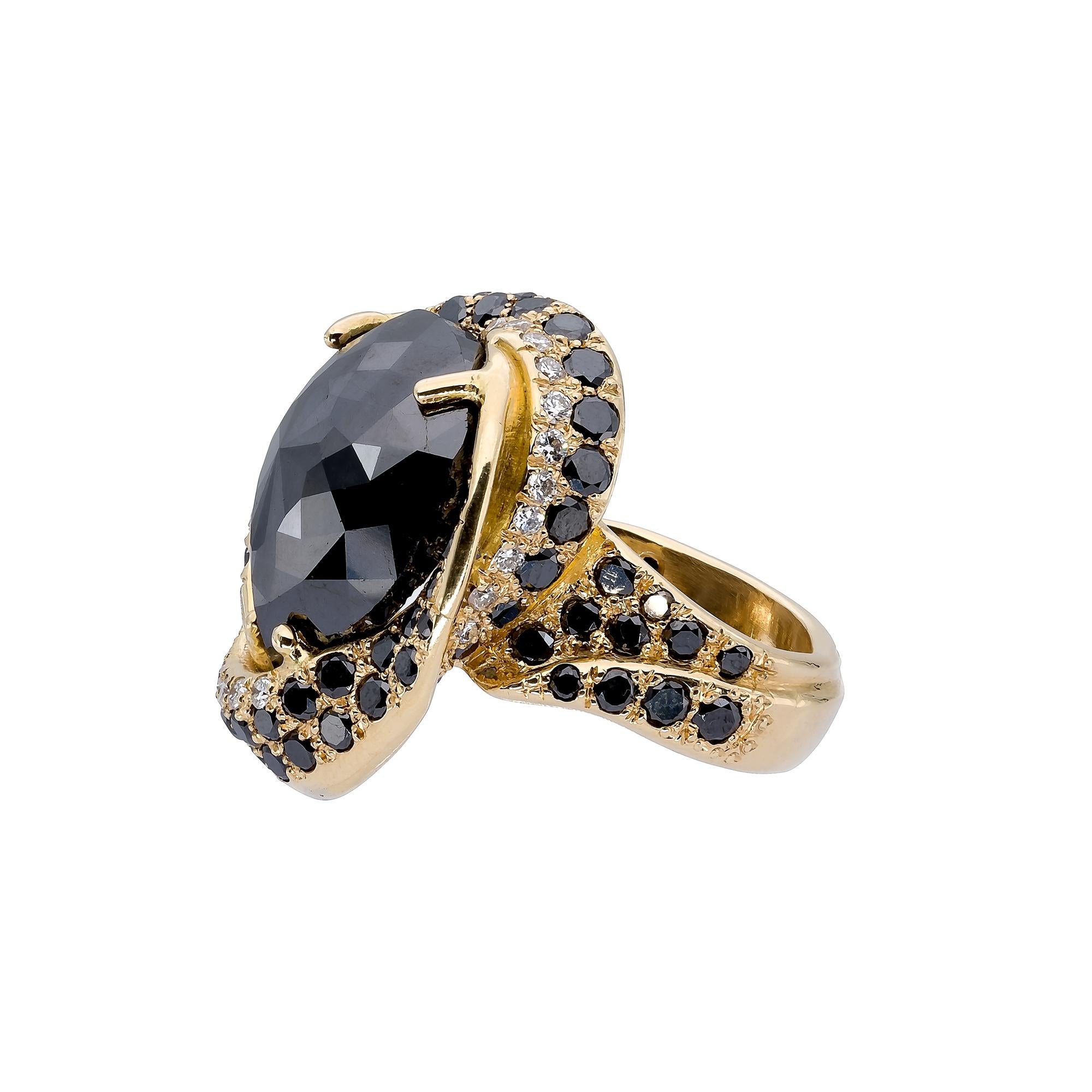 d'Avossa Ring with Central Pear Shape Black Diamond In New Condition For Sale In Roma, IT