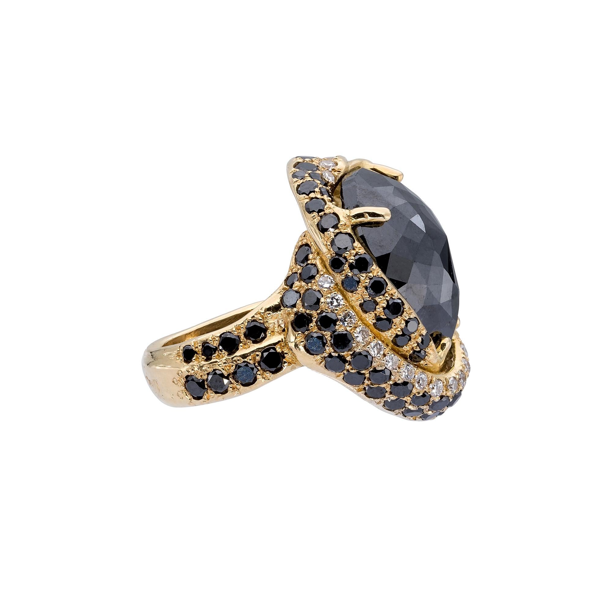 Women's d'Avossa Ring with Central Pear Shape Black Diamond For Sale