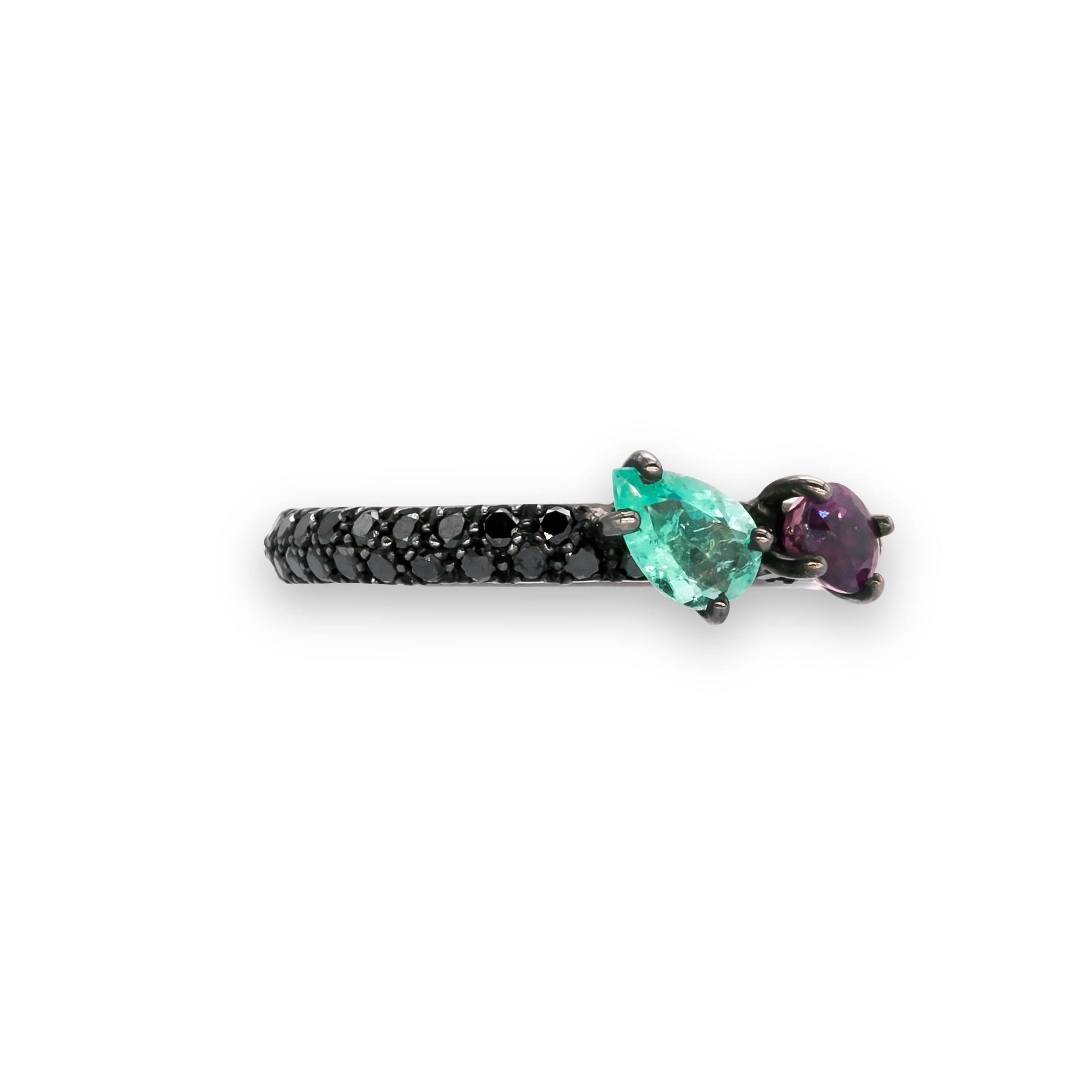 Women's d'Avossa Ring with Emerald and Purple Sapphire on Black Diamonds Pavé