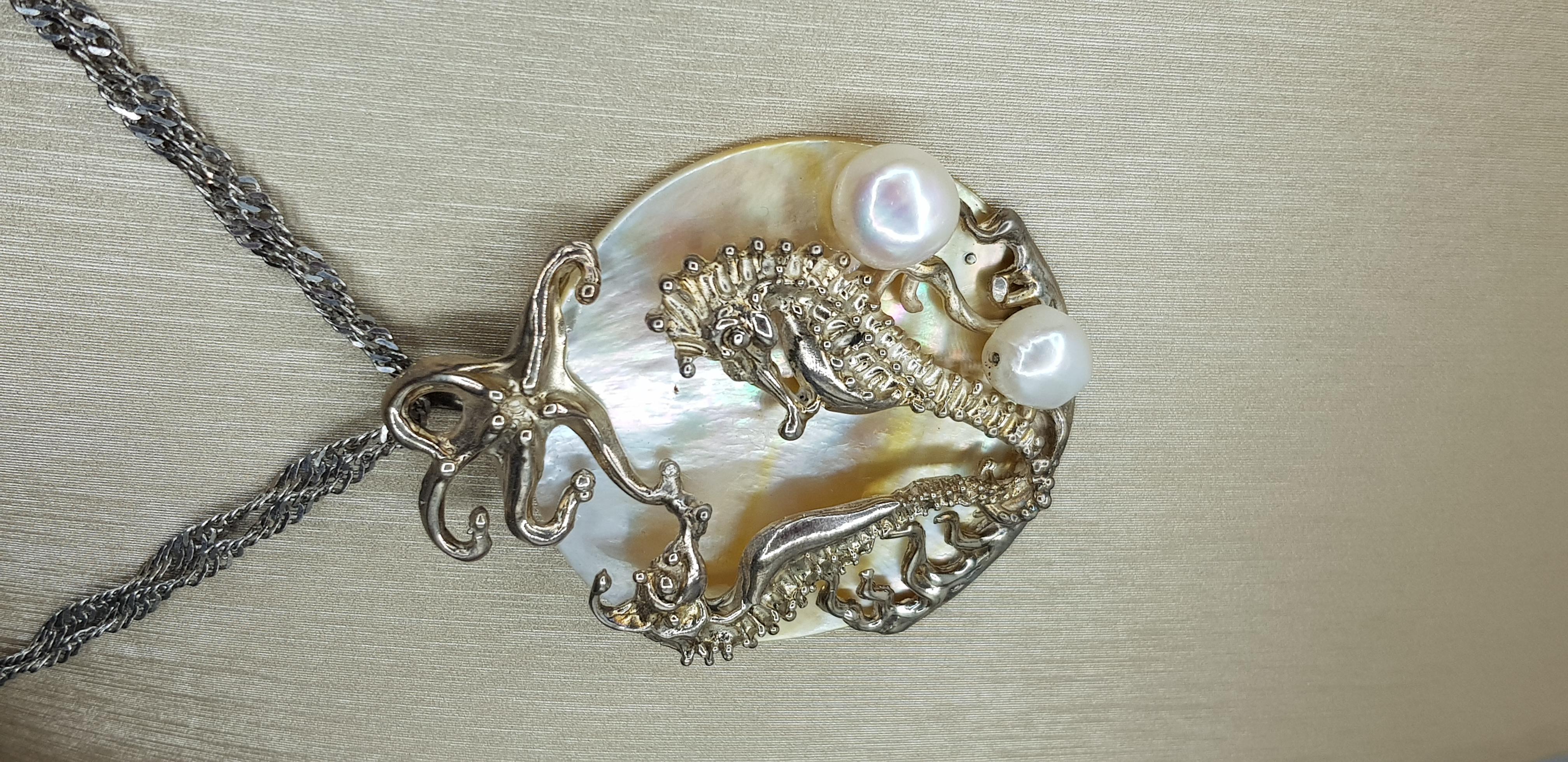 d'Avossa Silver Pendant, Mother of Pearl and Pearls In New Condition For Sale In Roma, IT
