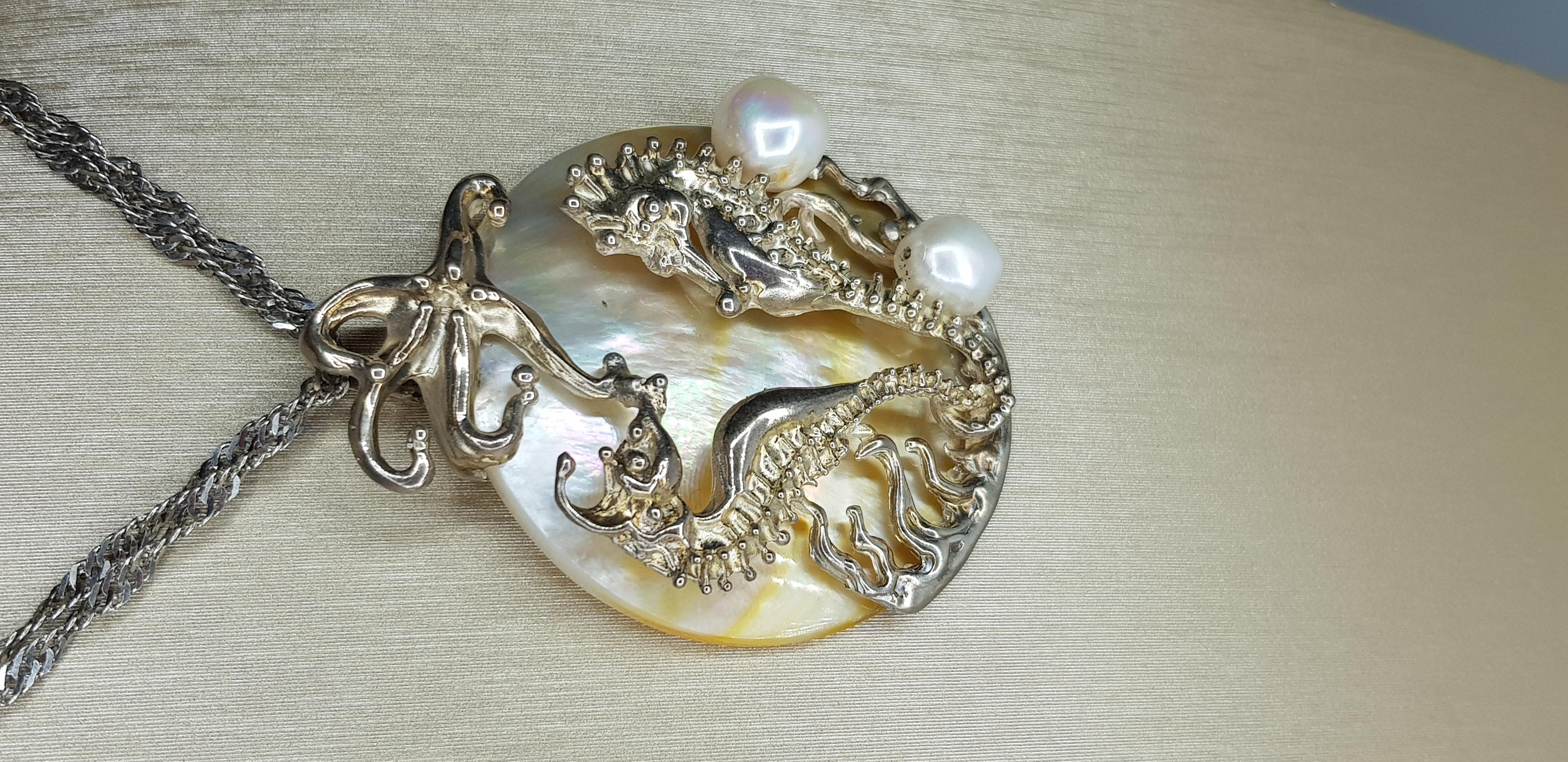 d'Avossa Silver Pendant, Mother of Pearl and Pearls For Sale 2