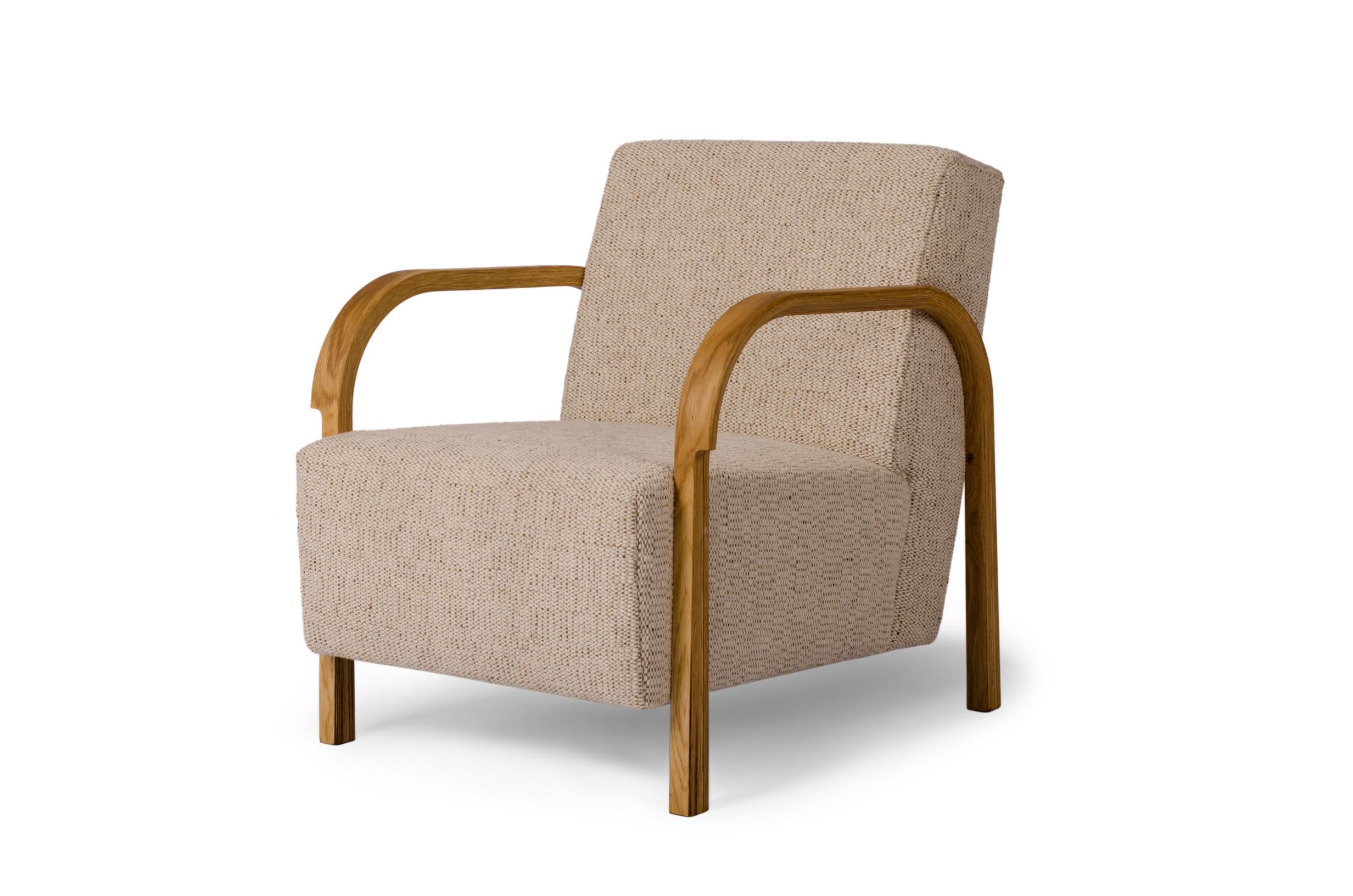 Daw/Mohair & McNutt Arch Lounge Chair by Mazo Design
Dimensions: W 69 x D 79 x H 76 cm
Materials: oak, textile 

With the new Arch collection, mazo forges new paths with their forward-looking modernism. The series is a tribute to the renowned