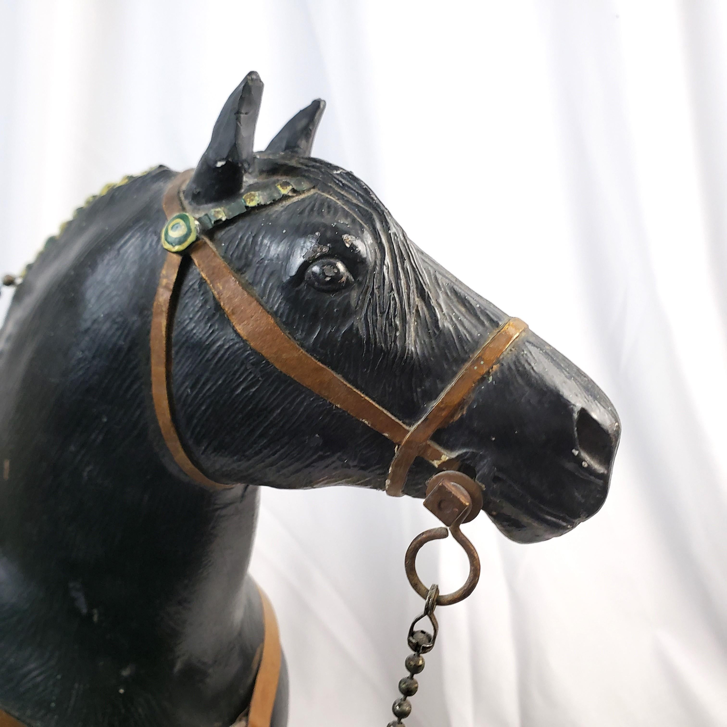 Dawes Schwarzes Pferd Brewery Großes Skulpturales Lampensockel aus gegossenem Werbepferd im Angebot 3