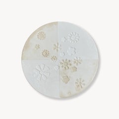 Blumenstudie II: Gips und Wachs auf maßgefertigter Platte, 2010er Jahre, Neu, 18"