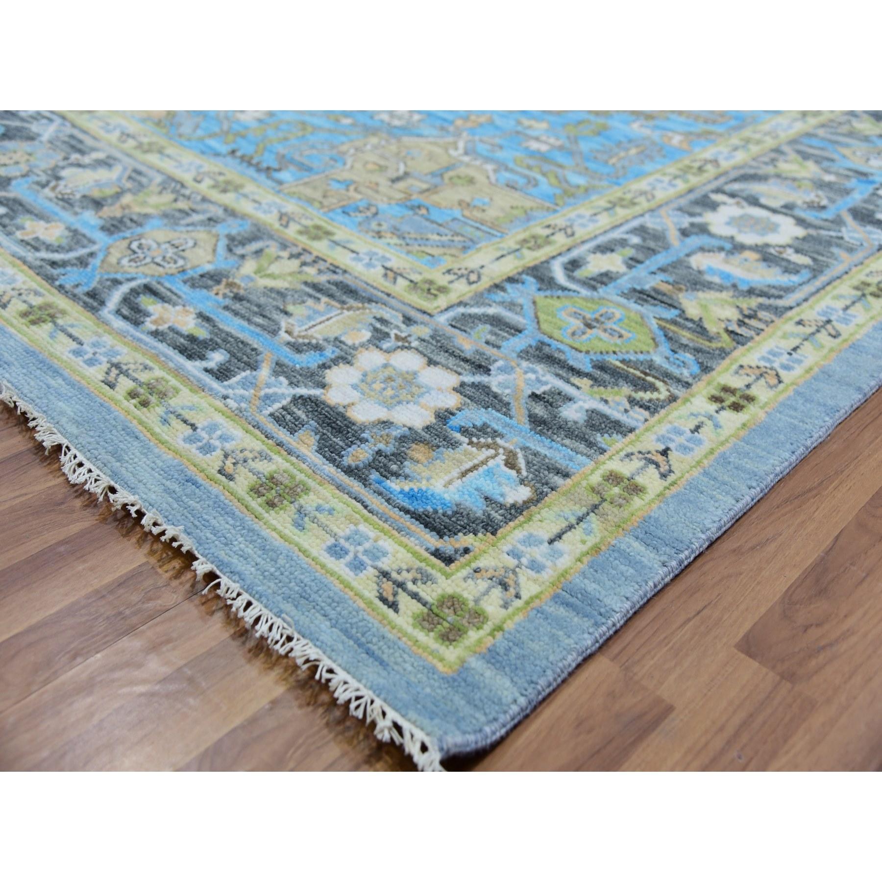 XXIe siècle et contemporain Tapis oriental noué à la main, bleu Dawn Heriz Fabuloso, motif médaillon 10'2