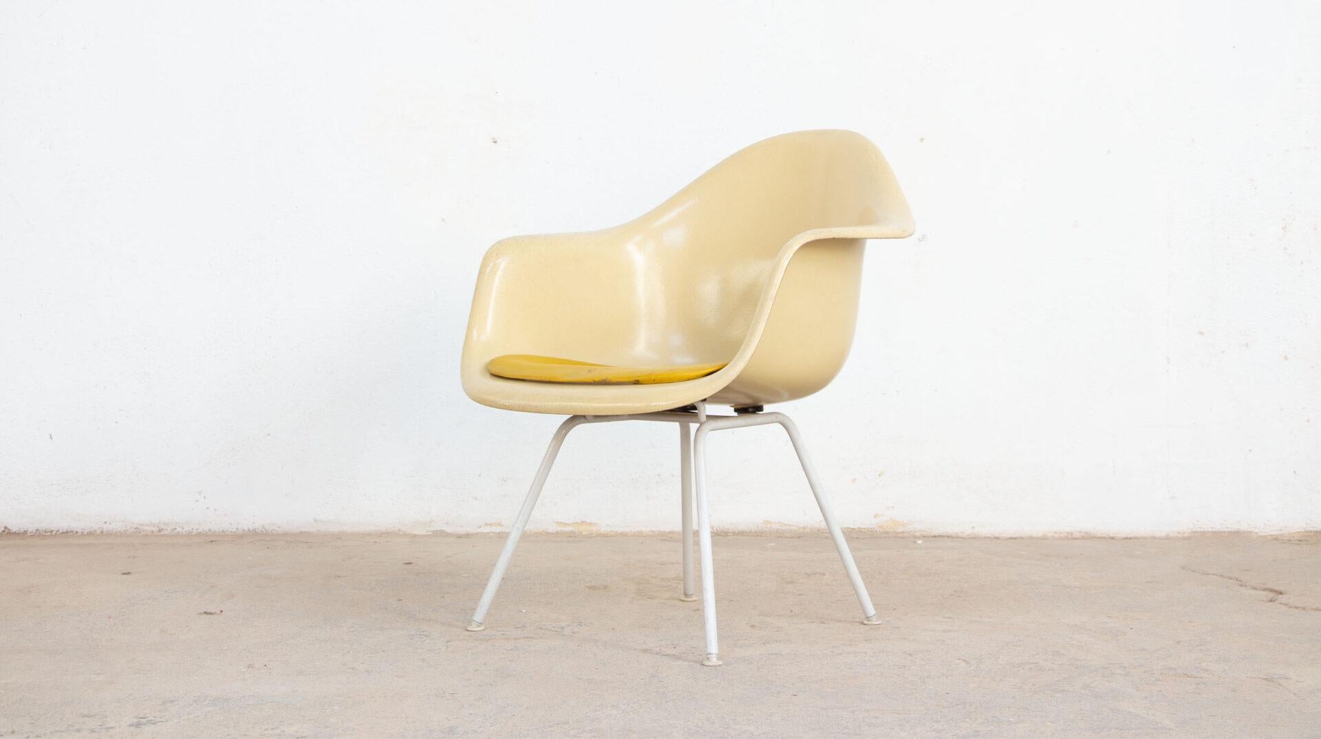 Mid-Century moderno Poltrona DAX di Charles e Ray Eames, edizione vintage di Vitra in vendita
