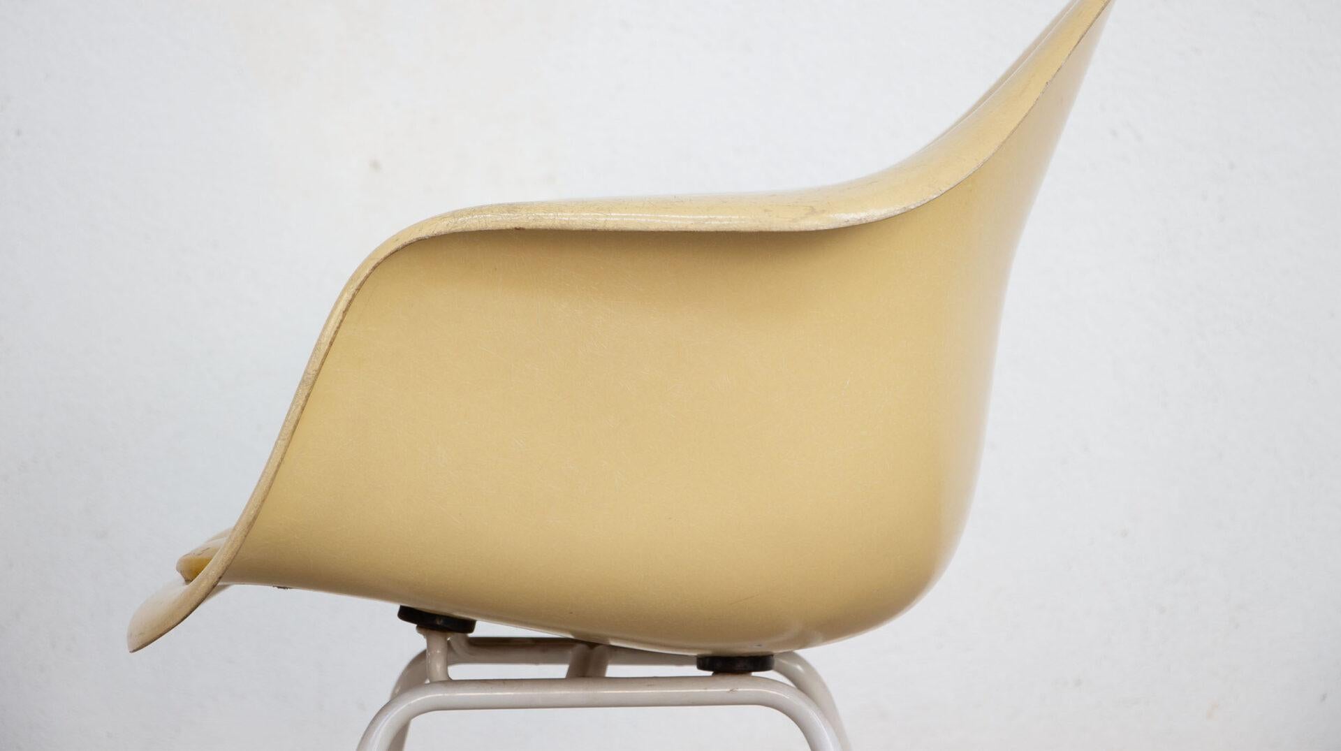 Vetroresina Poltrona DAX di Charles e Ray Eames, edizione vintage di Vitra in vendita