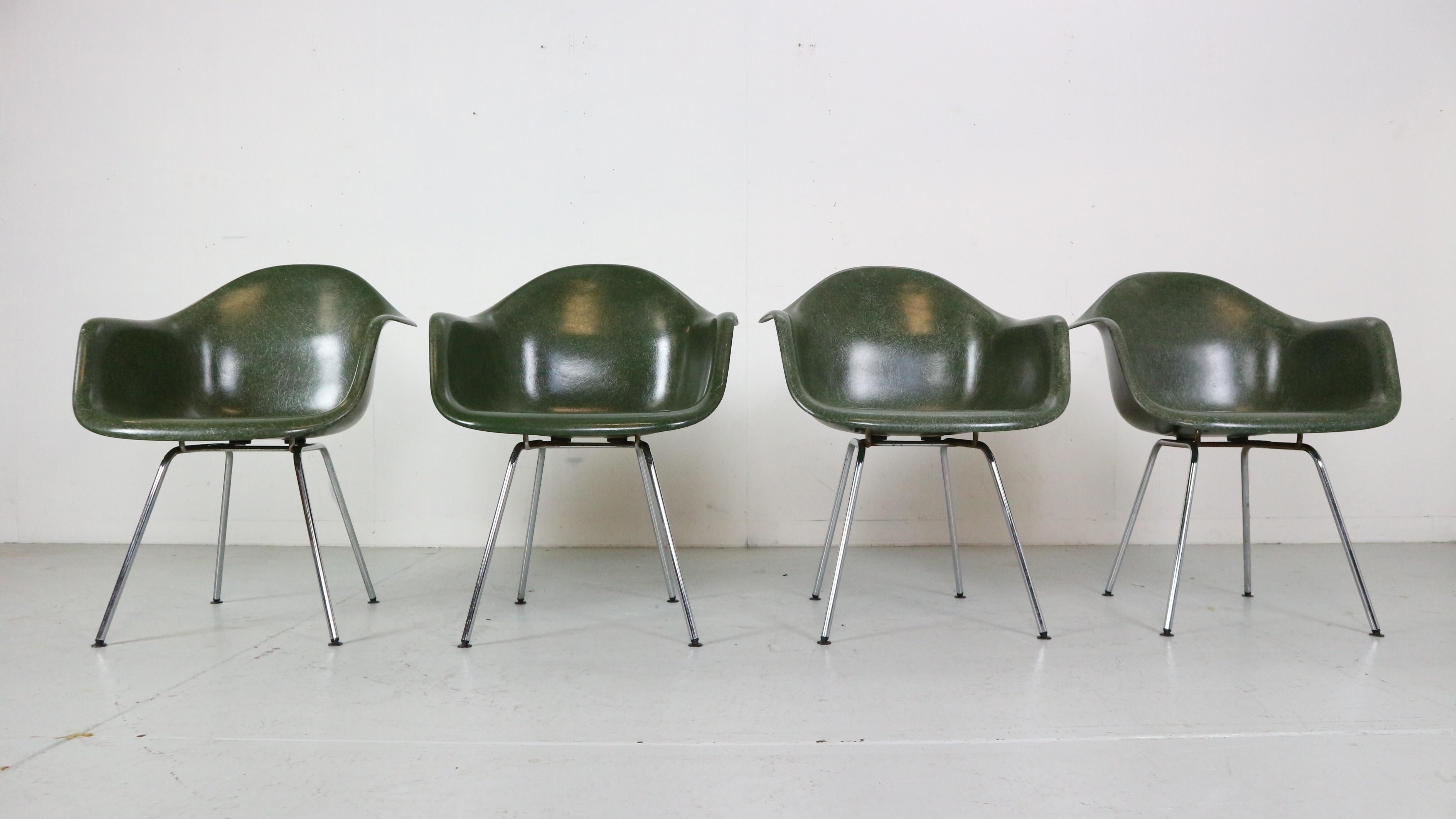 Satz von 4 Esszimmerstühlen „DAX“ von Charles & Ray Eames für Herman Miller, 1950er Jahre (Moderne der Mitte des Jahrhunderts)