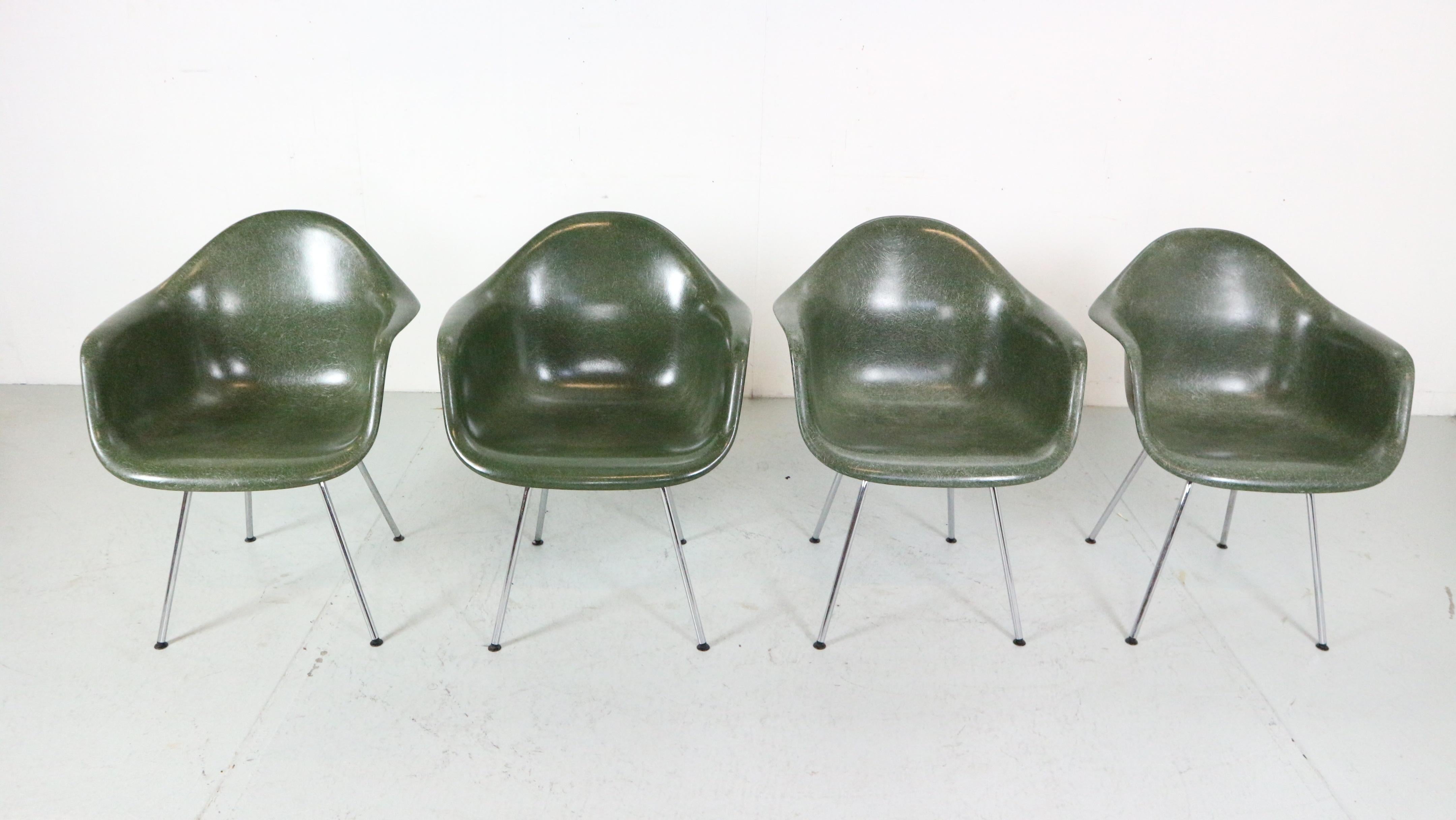 Satz von 4 Esszimmerstühlen „DAX“ von Charles & Ray Eames für Herman Miller, 1950er Jahre im Zustand „Gut“ in The Hague, NL