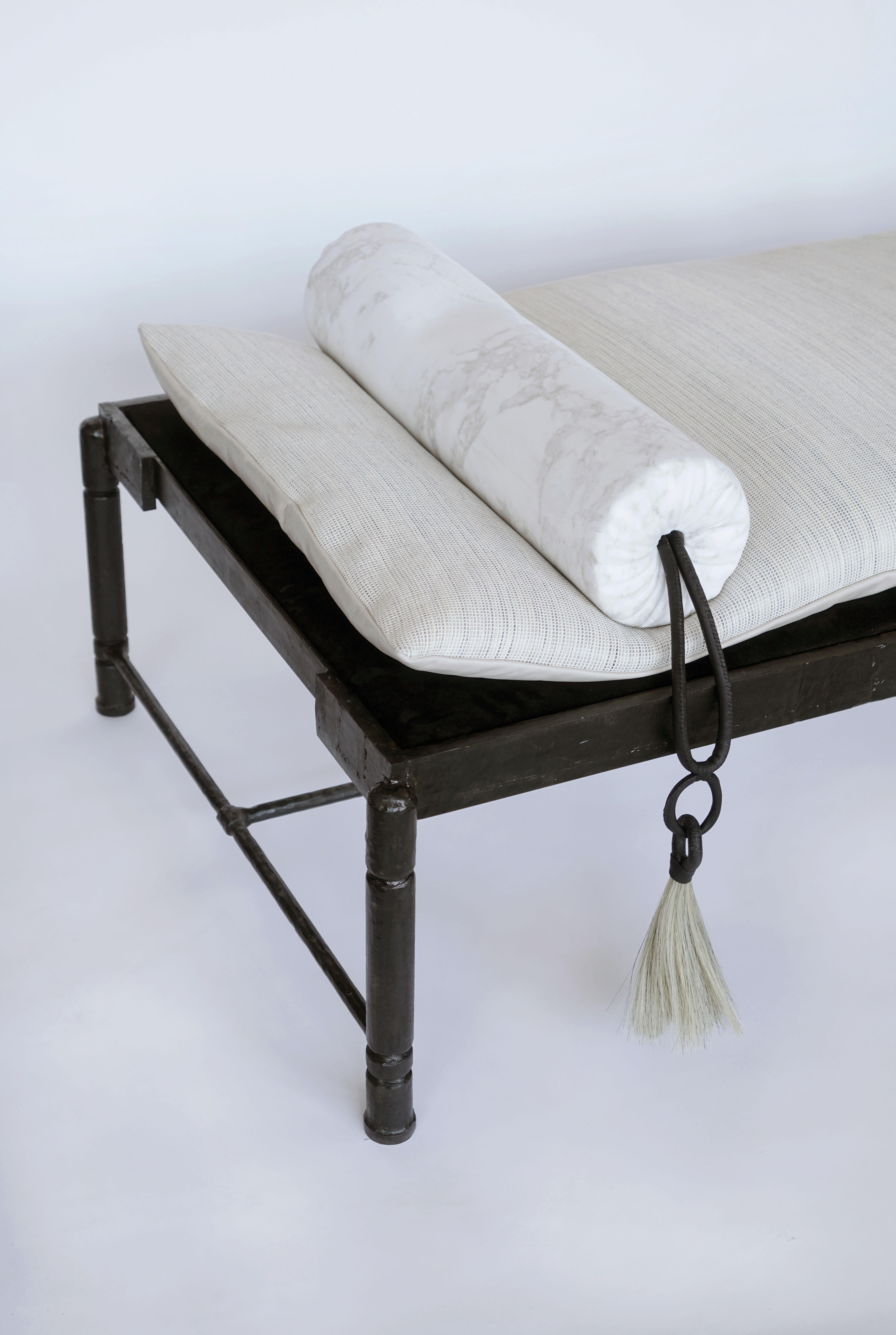 bed bench