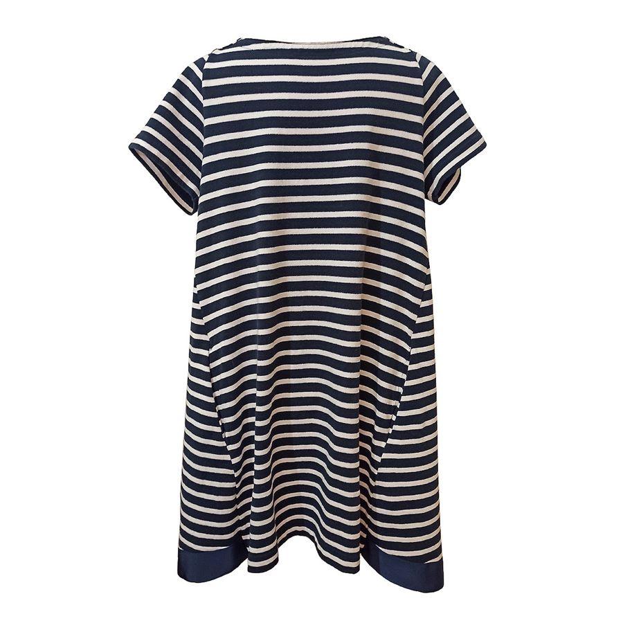 100% Cotton Blue and white color Striped Short sleeves Two pockets Wide fit Maximum length cm 86 (3385 inches)
