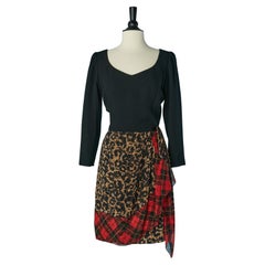 Robe de jour en crêpe noir et bas en mousseline de soie imprimée Bill Blass Dress