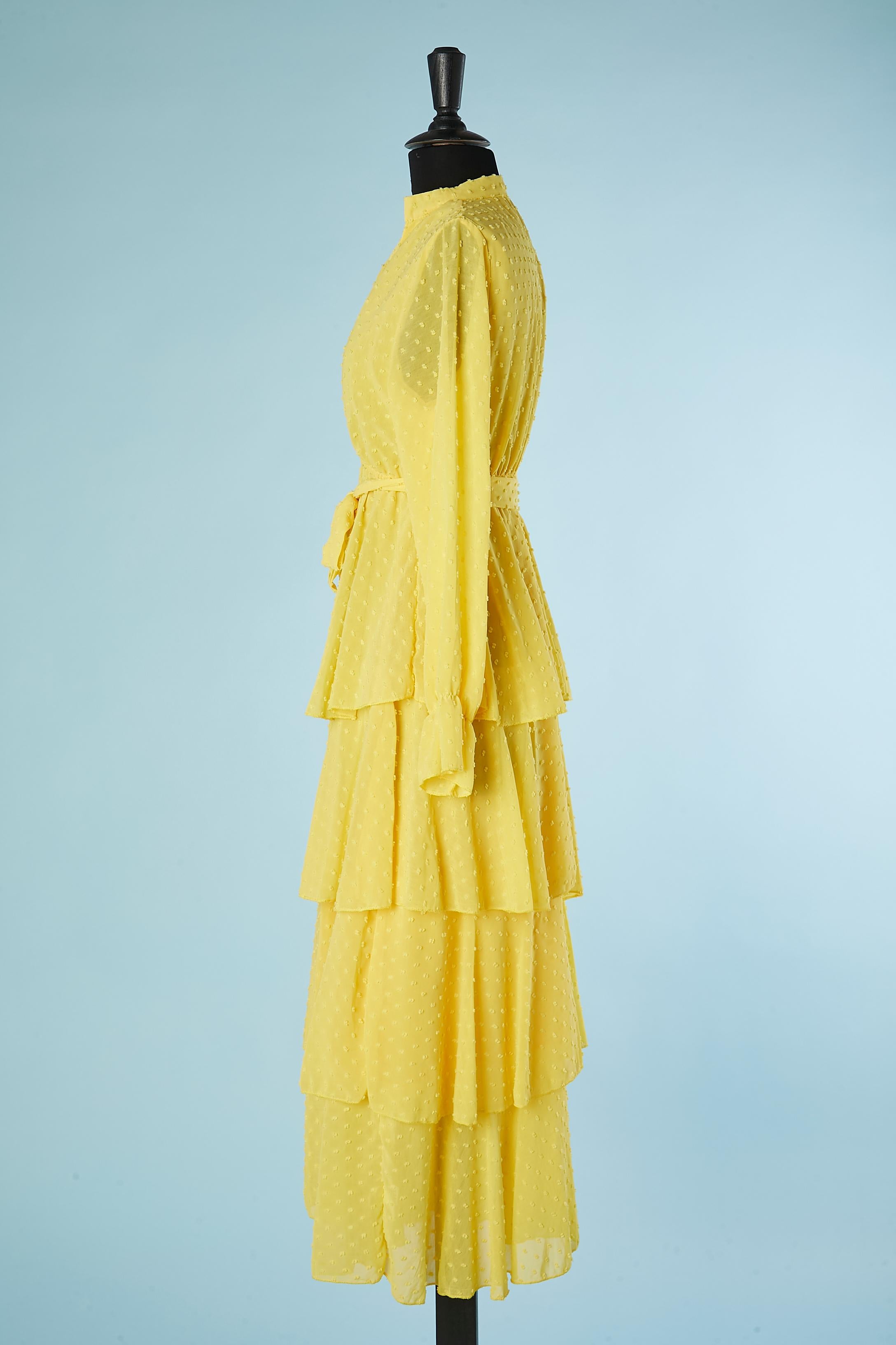 Day dress in yellow plumetis with belt and ruffles In Excellent Condition For Sale In Saint-Ouen-Sur-Seine, FR