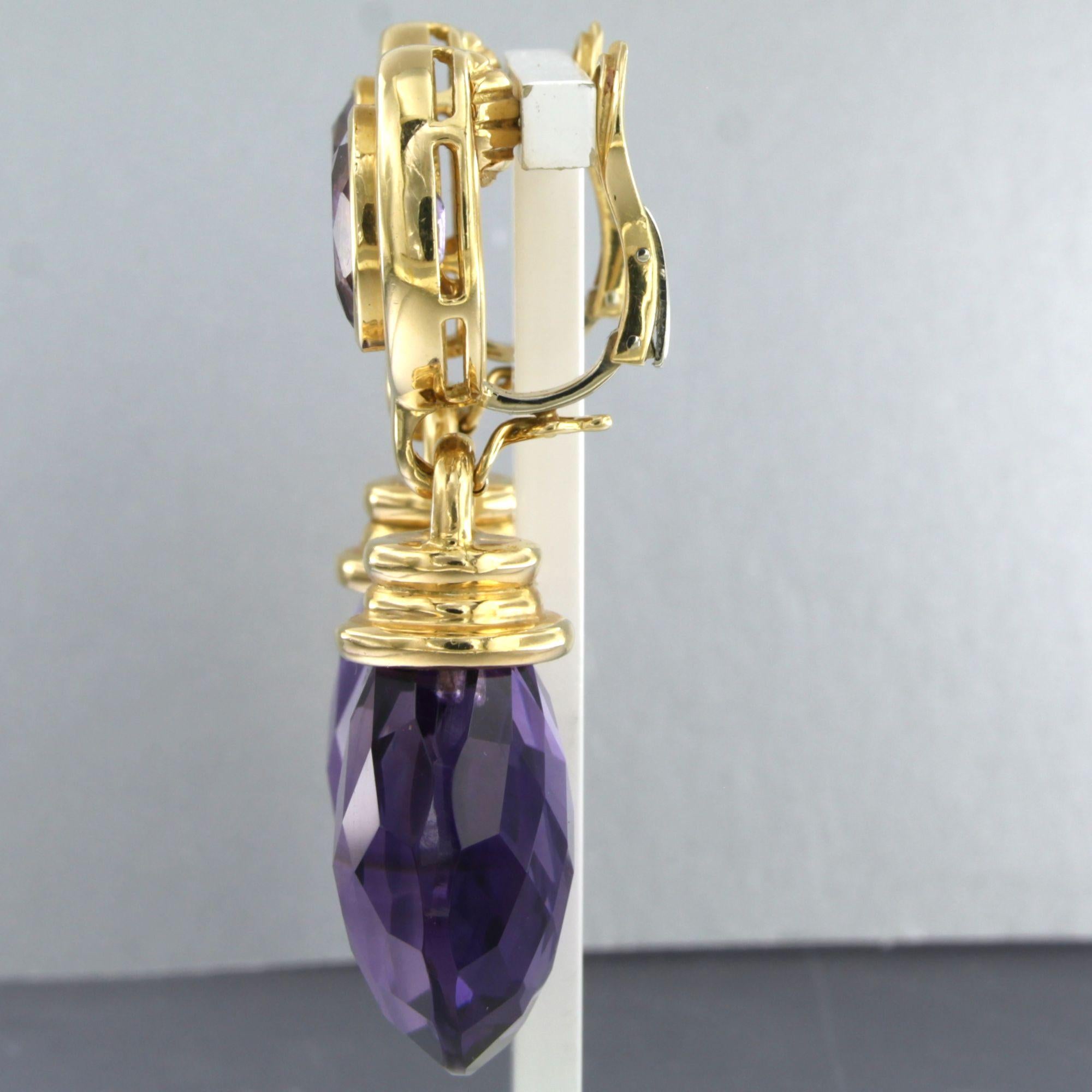 Orecchini DAY & NIGHT in oro giallo 18 ct. con ametista e topazio - 64,6 grammi

Descrizione dettagliata:

Gli orecchini misurano 5,6 cm di lunghezza e 1,9 cm di larghezza.

Peso totale: 64,6 grammi

Set con:

- 2 x 2,5 cm x 1,9 cm di topazi