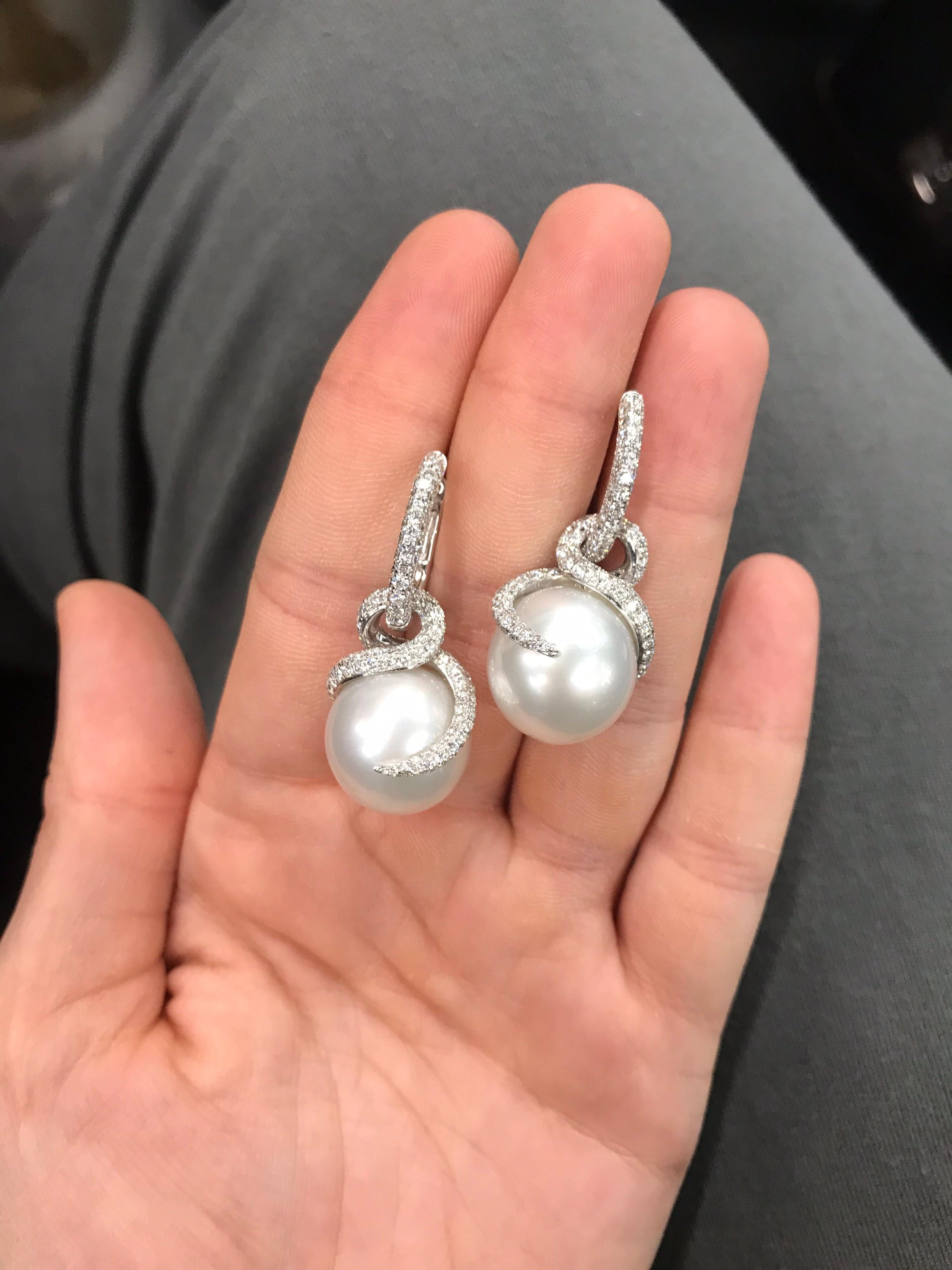 Day and Night Diamond Pearl Flame/Hoop Earrings 3.98 Carat 18 Karat White Gold In New Condition In New York, NY