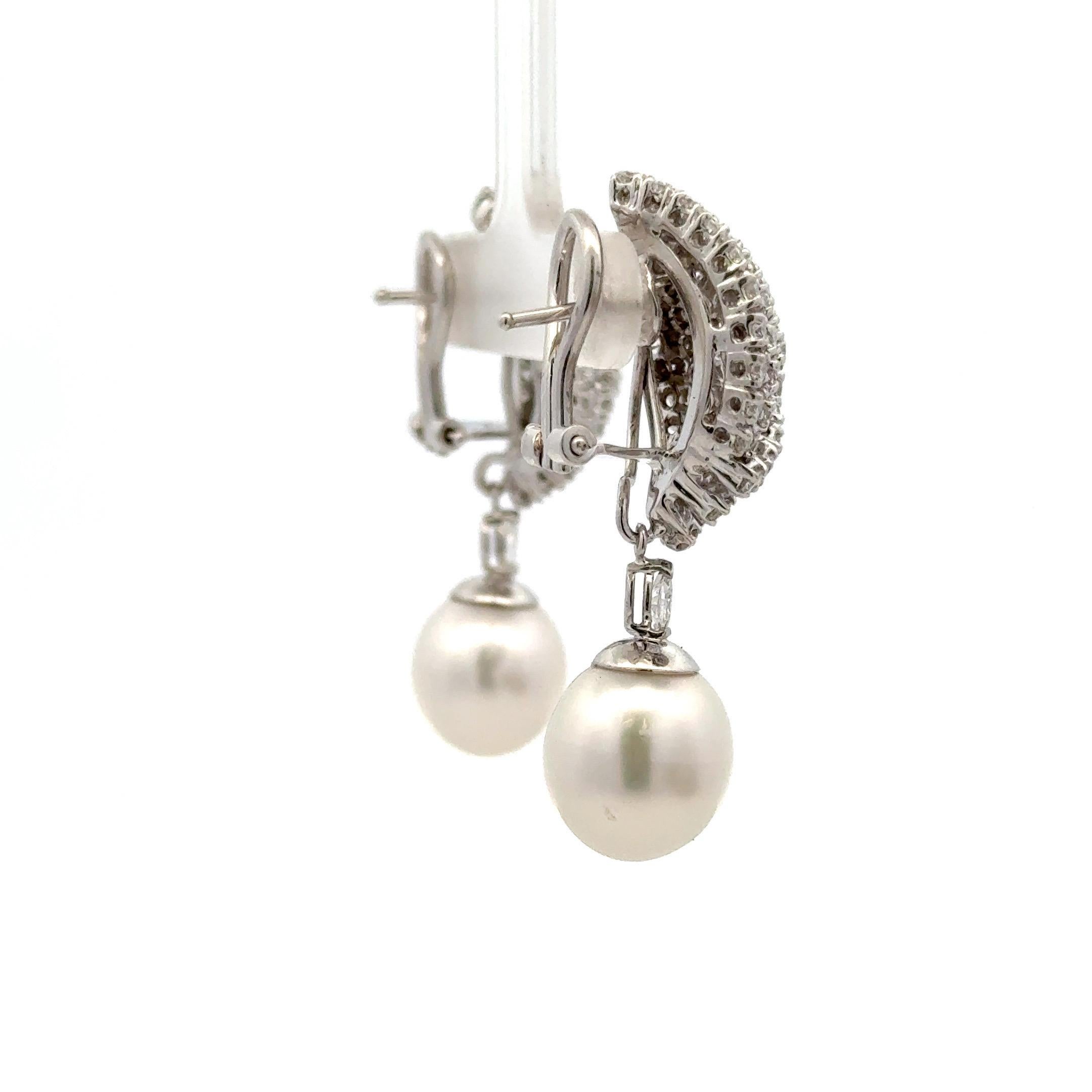 Contemporaneo Giorno e notte Orecchini con perle dei mari del sud e diamanti 2,61 CTS in oro bianco 18KT 12 MM in vendita