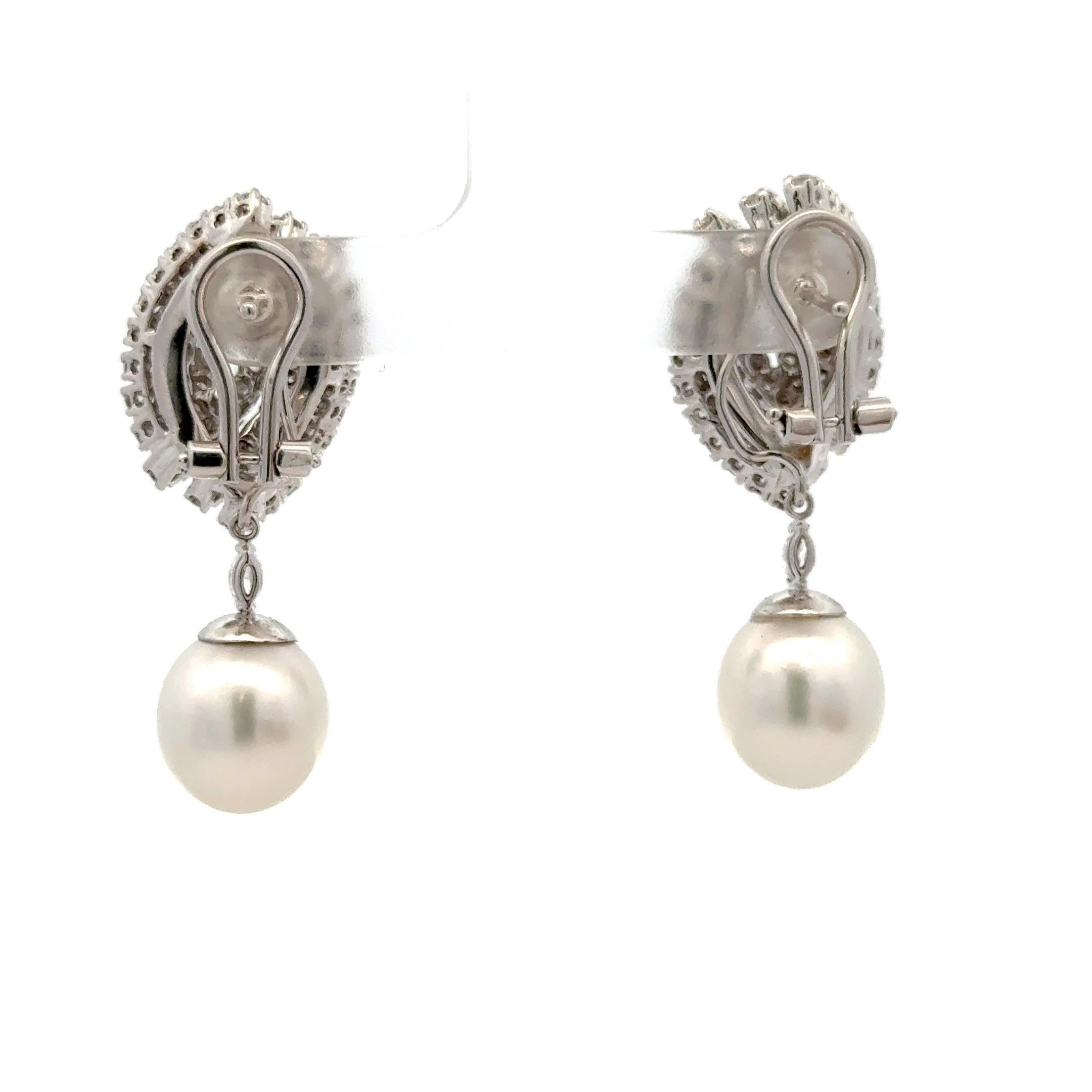 Taglio rotondo Giorno e notte Orecchini con perle dei mari del sud e diamanti 2,61 CTS in oro bianco 18KT 12 MM in vendita