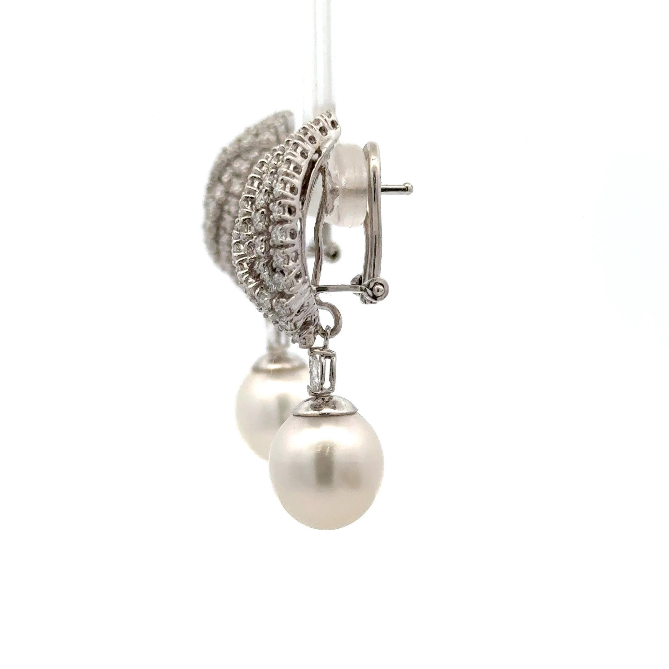 Giorno e notte Orecchini con perle dei mari del sud e diamanti 2,61 CTS in oro bianco 18KT 12 MM In condizioni Nuovo in vendita a New York, NY