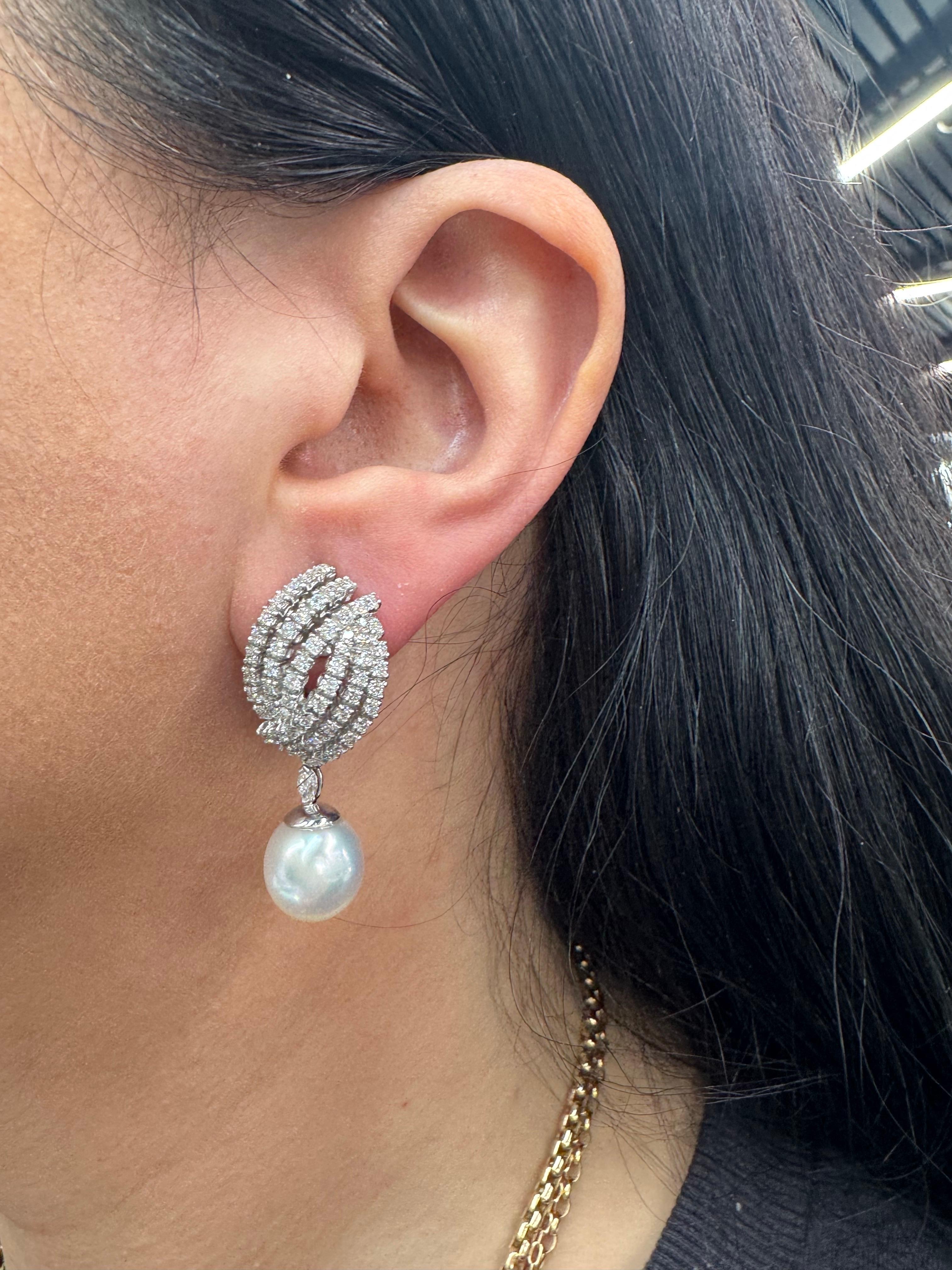 Donna Giorno e notte Orecchini con perle dei mari del sud e diamanti 2,61 CTS in oro bianco 18KT 12 MM in vendita