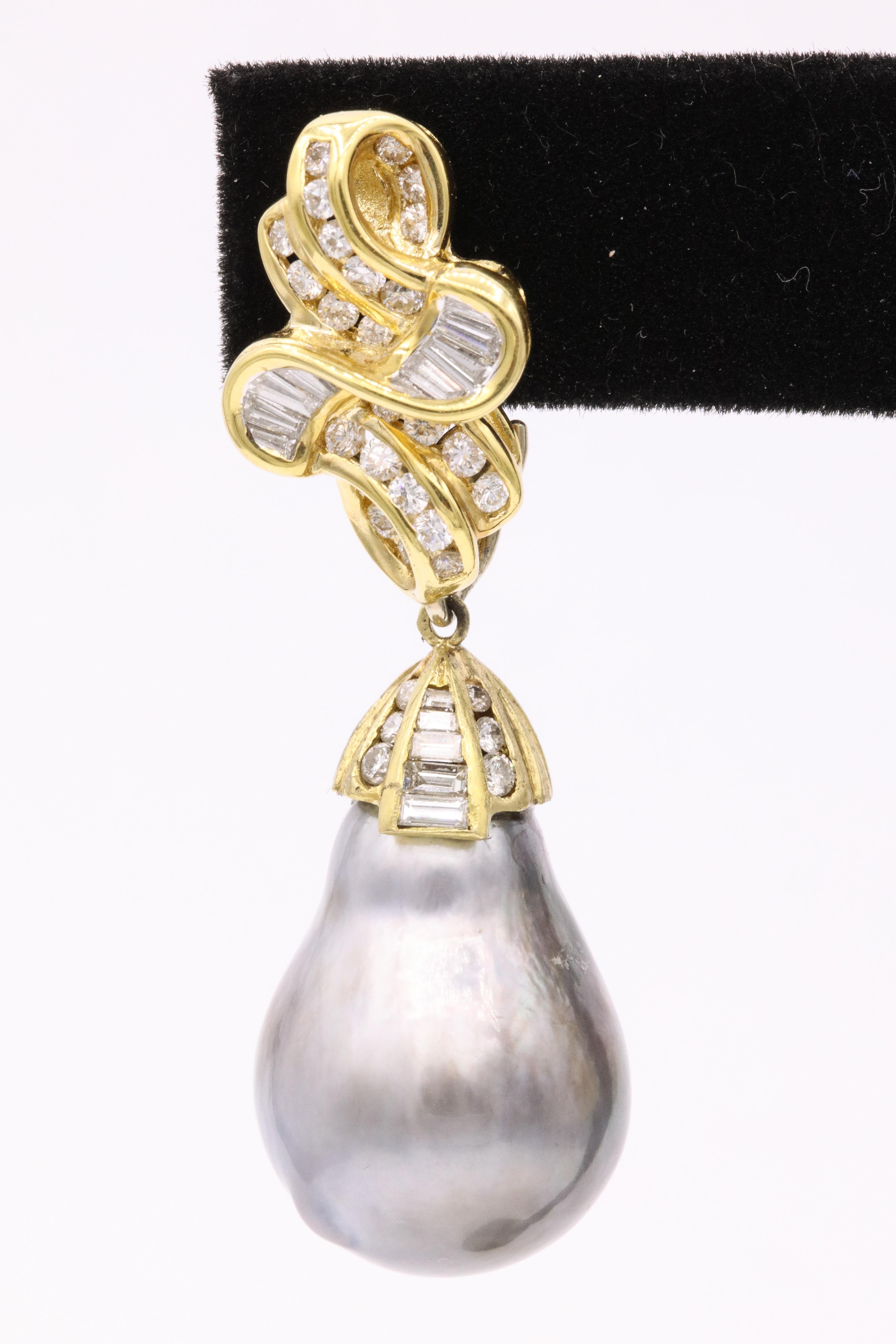 Tag und Nacht Tahiti-Perlen-Diamant-Ohrringe 4 Karat 18 Karat Gold (Rundschliff)