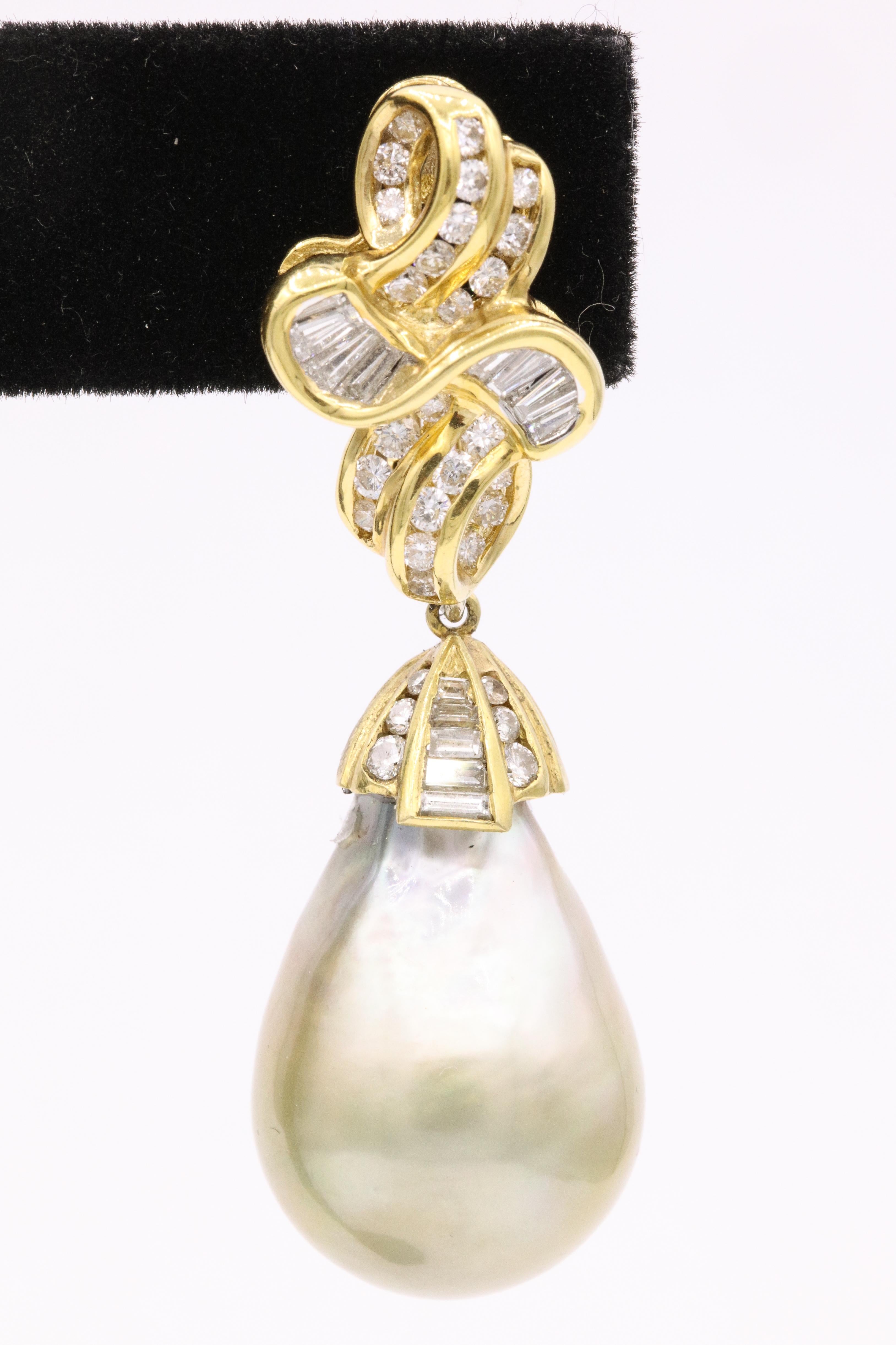 Tag und Nacht Tahiti-Perlen-Diamant-Ohrringe 4 Karat 18 Karat Gold im Zustand „Hervorragend“ im Angebot in New York, NY