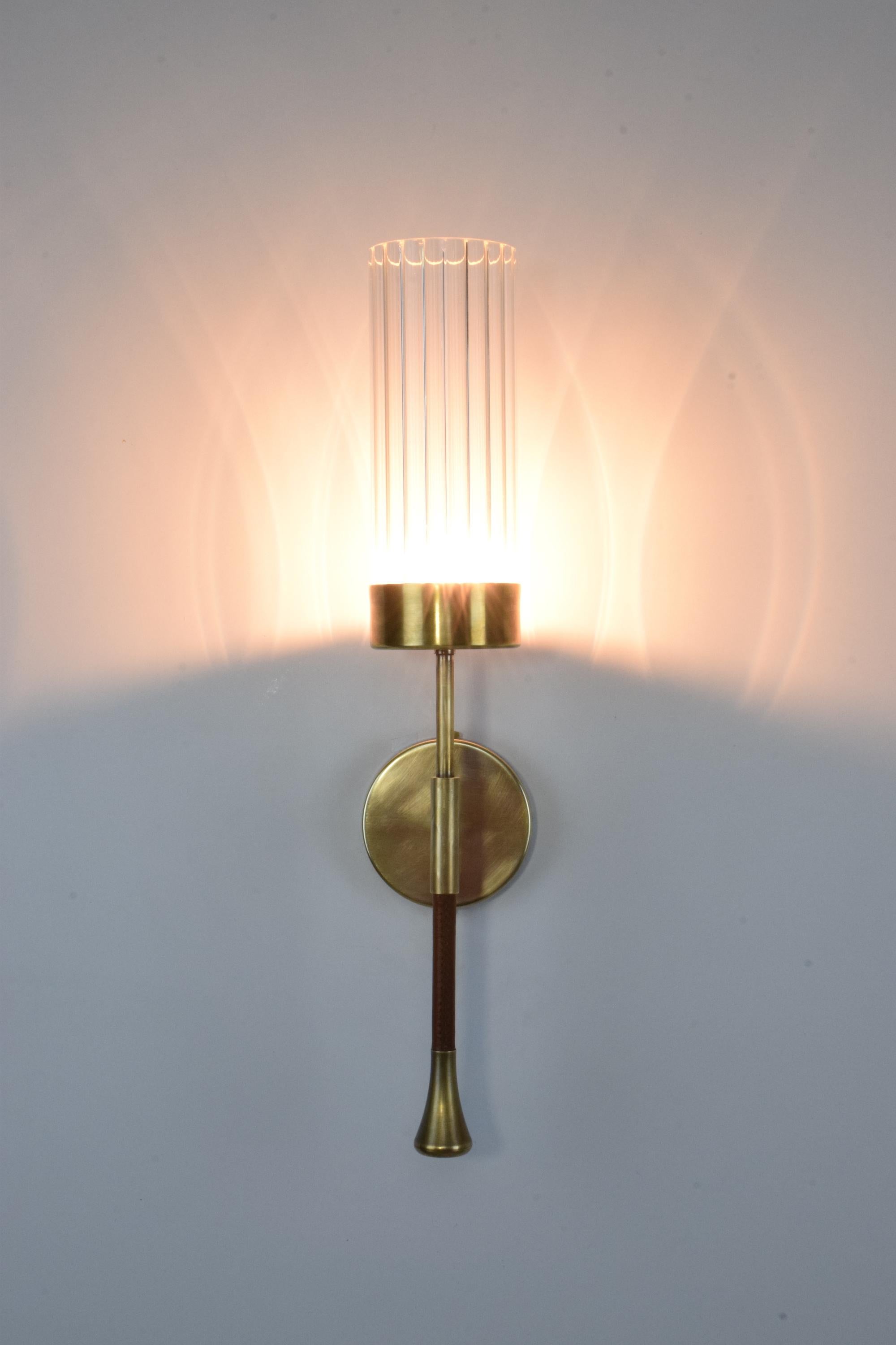 Contemporary DAYA-W1 Brass and Leather Wall Light, Flow 2 Collection