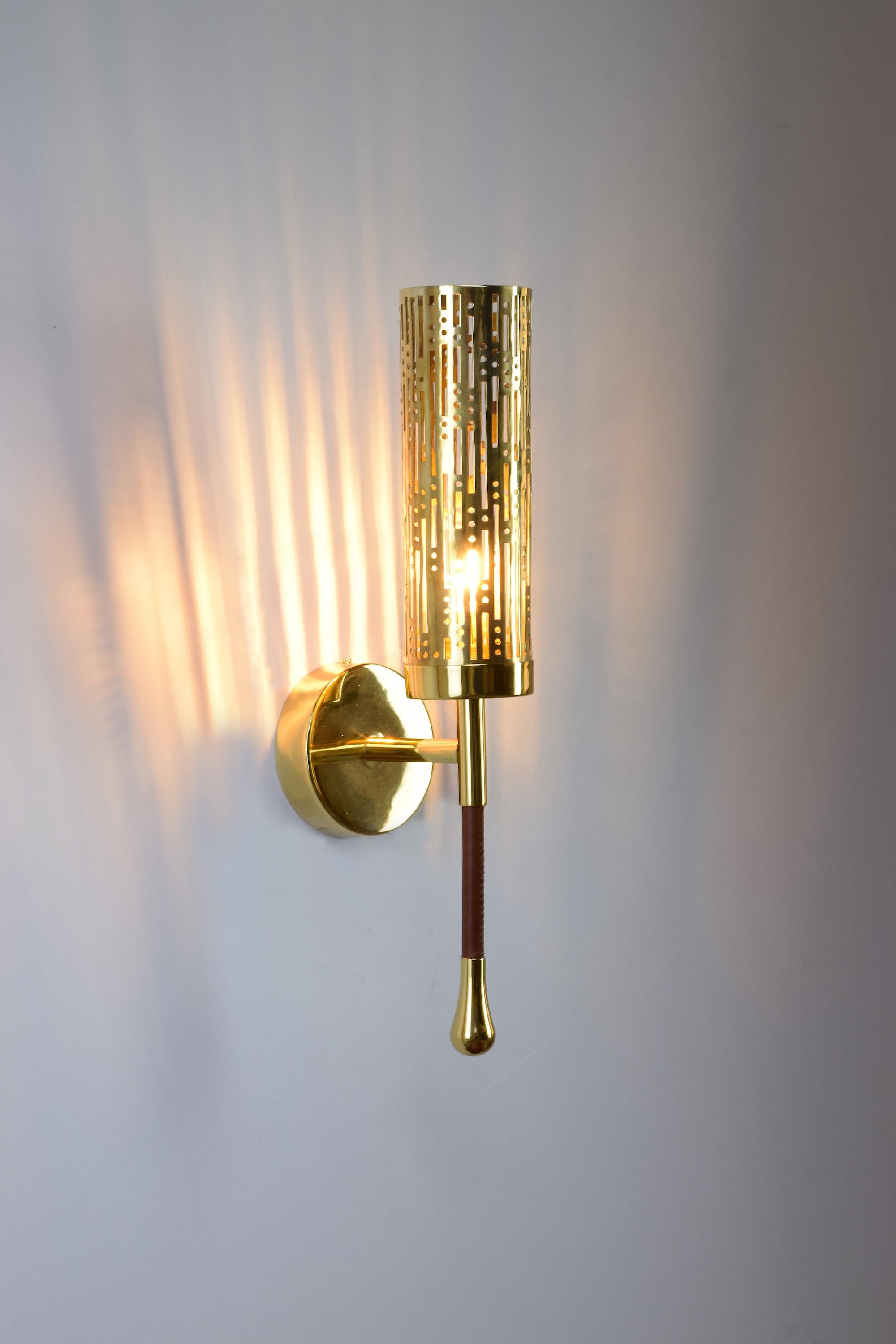 Daya-w1m2 Openwork Brass Wall Light, Flow 2 Collection For Sale 4