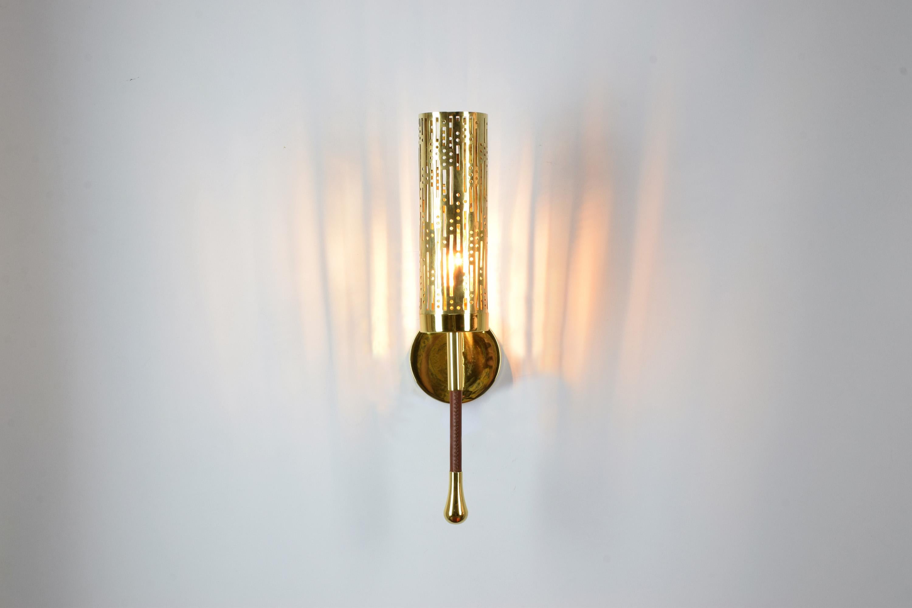Modern Daya-w1m2 Openwork Brass Wall Light, Flow 2 Collection For Sale