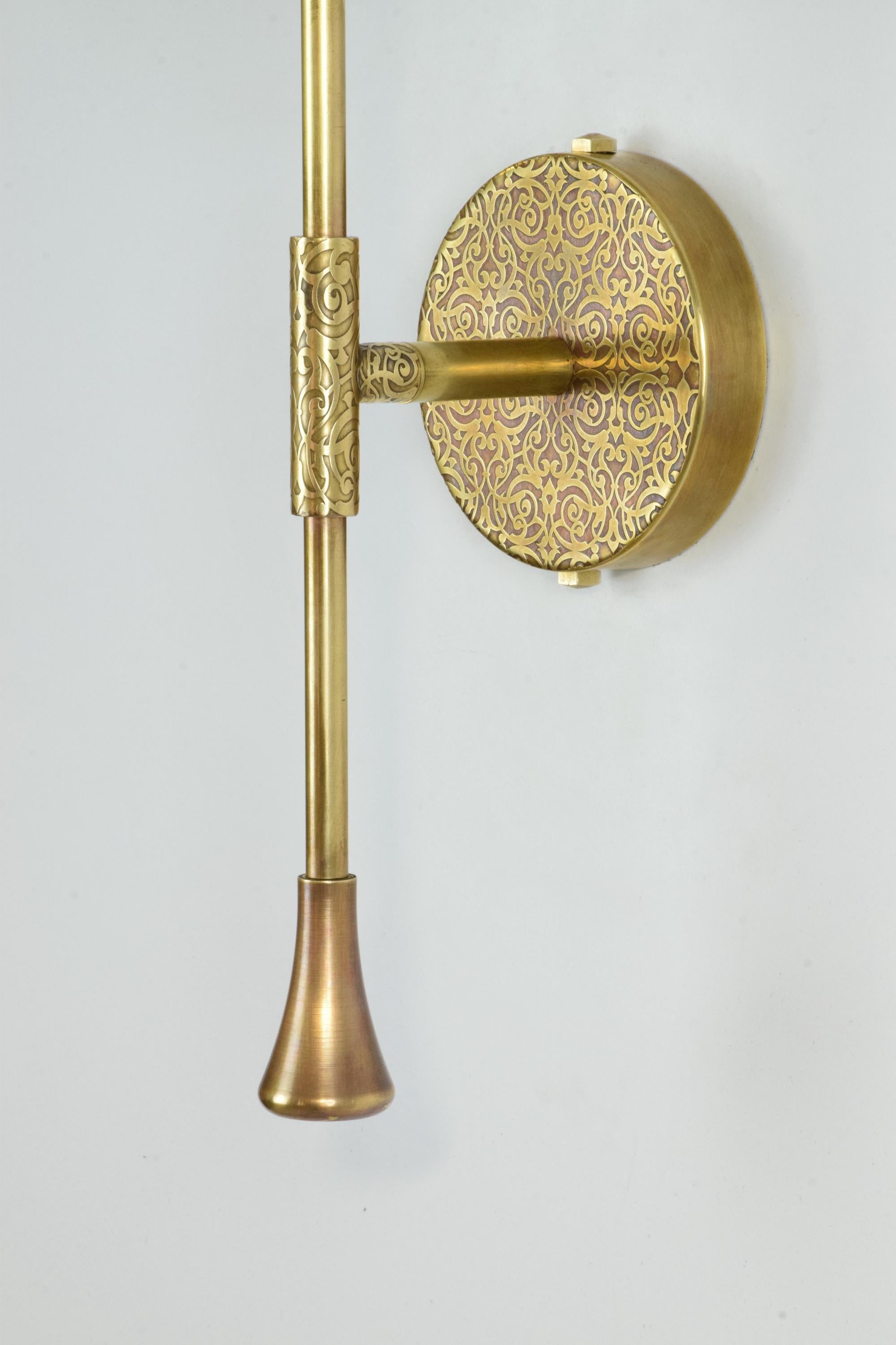 DAYA-WO Oriental Engraved Brass Wall Light, Flow 2 Collection In New Condition For Sale In Paris, FR