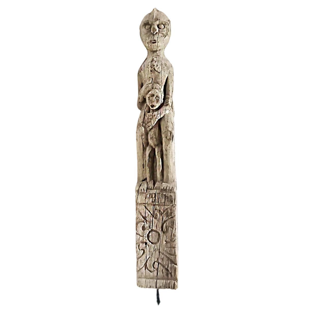 Sculpture en bois de fer « Mère et enfant » de Dayak, début du 20e siècle