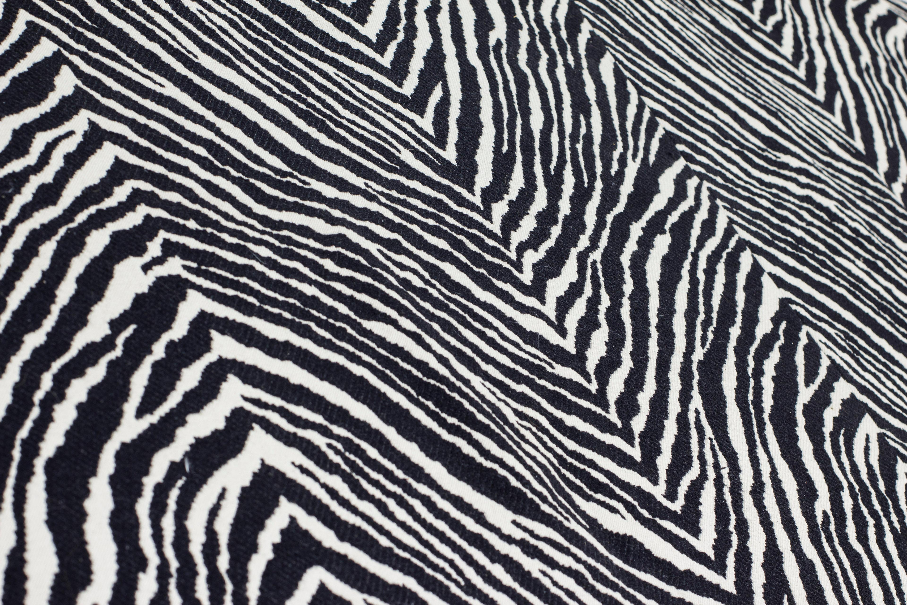 Mid-20th Century Daybed 710 in birch and zebra fabric by Alvar Aalto, Artek, 1935