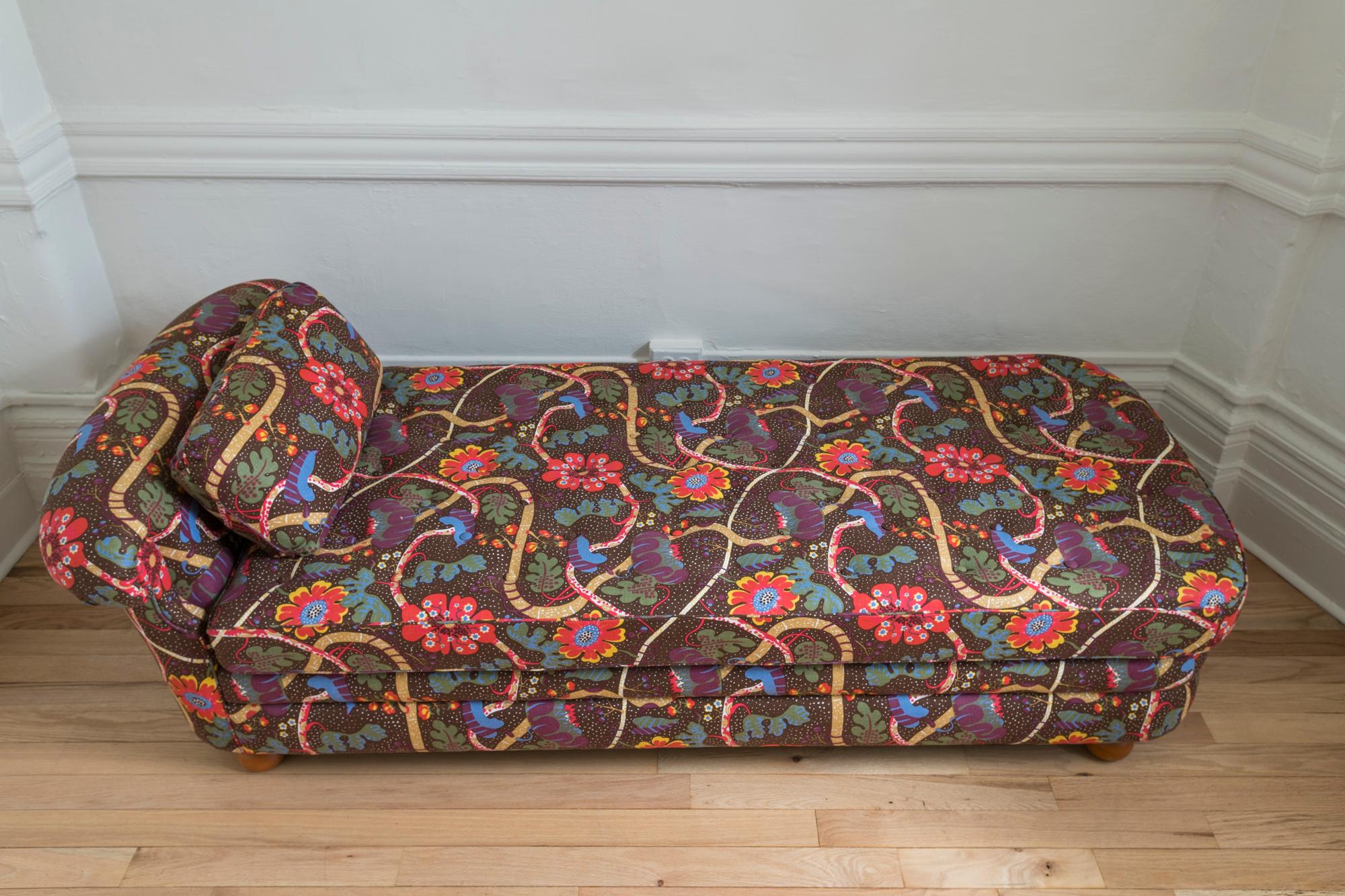 Daybed 775 Designed by Josef Frank for Svenskt Tenn Upholstered in Mirakel In Excellent Condition In New York, NY