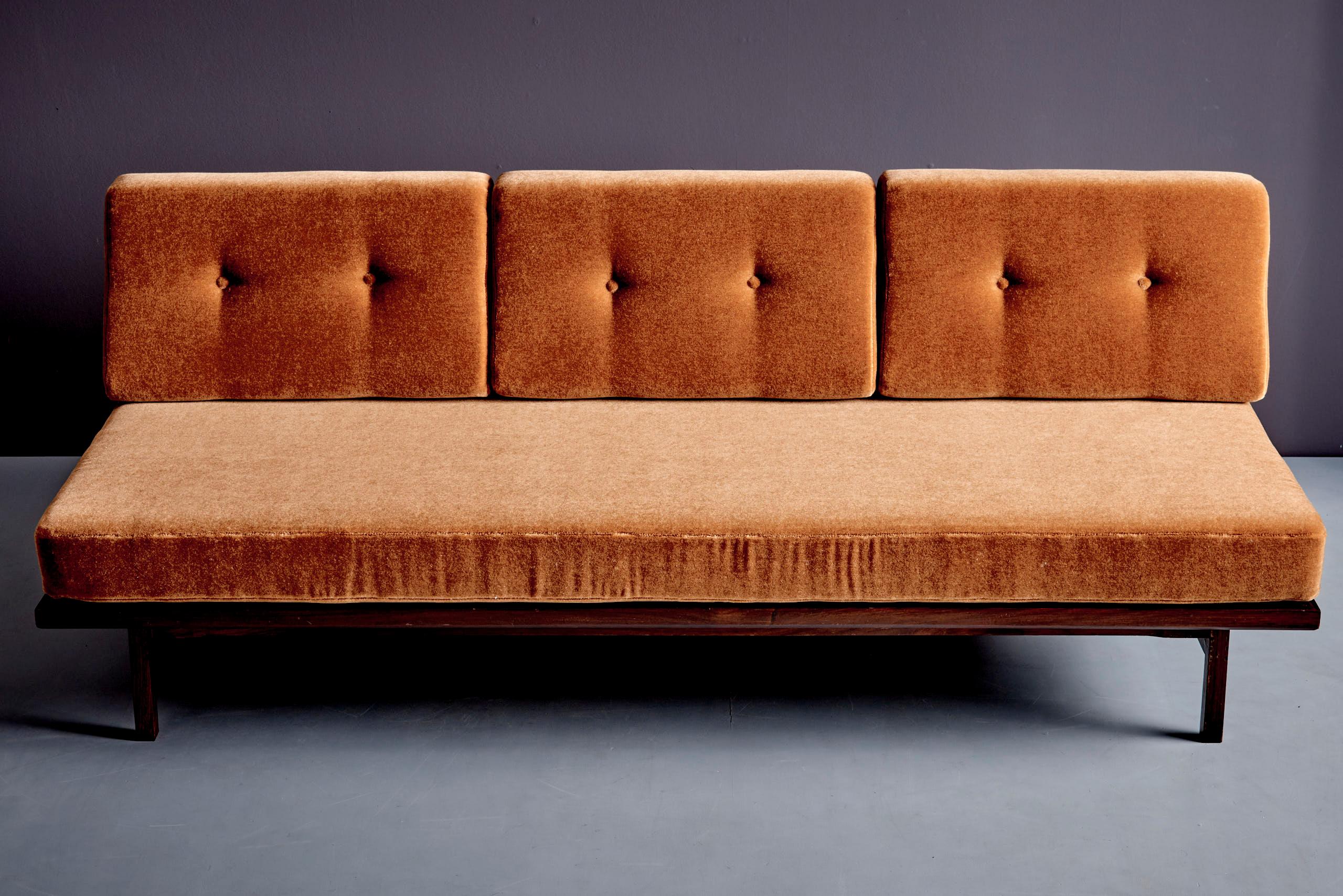 Daybed 882 de Gianfranco Frattini para Cassina en Mohair marrón recién tapizado en Bueno estado para la venta en Berlin, DE